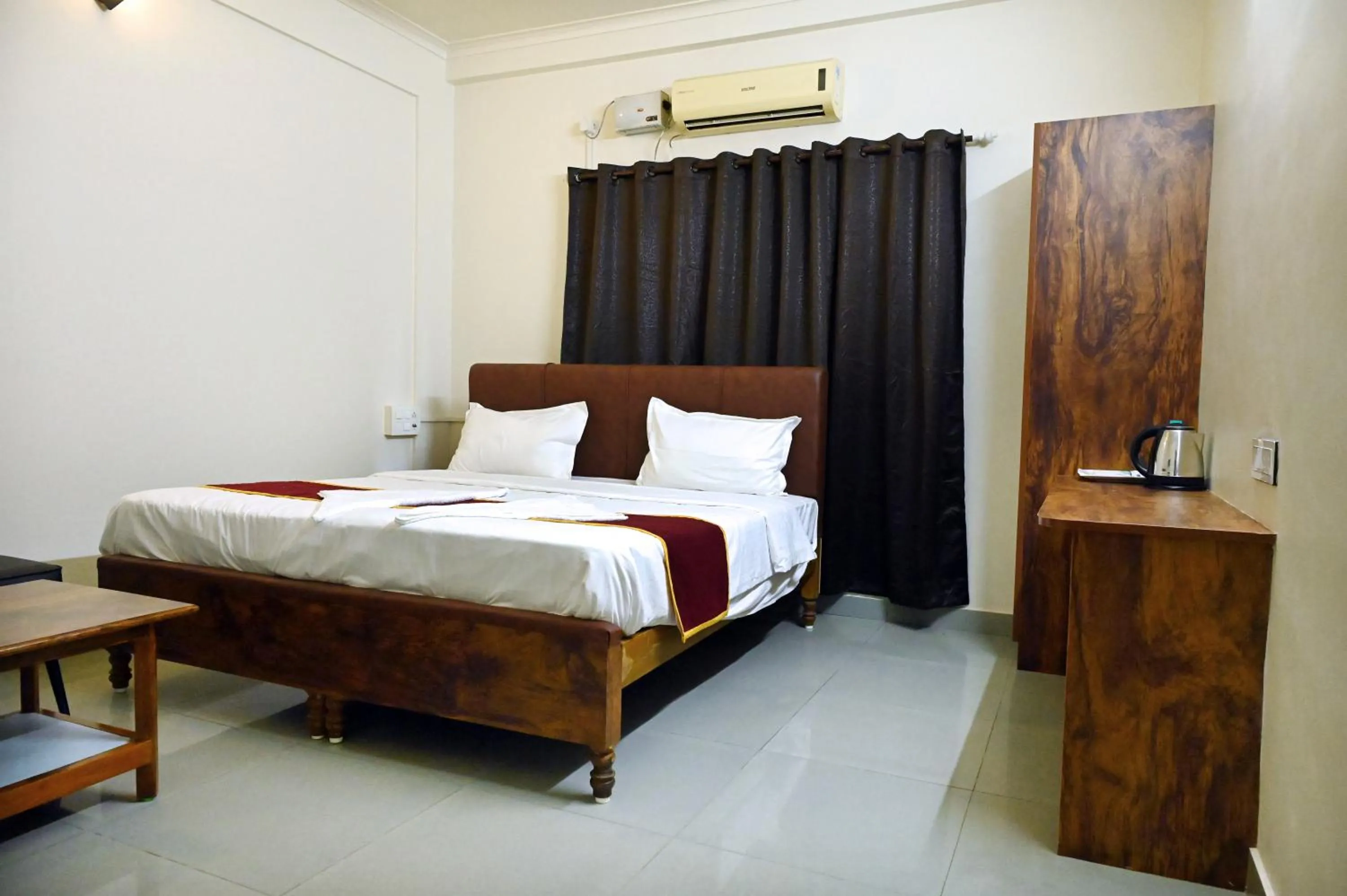 Bedroom, Bed in Hotel Sai Sagar