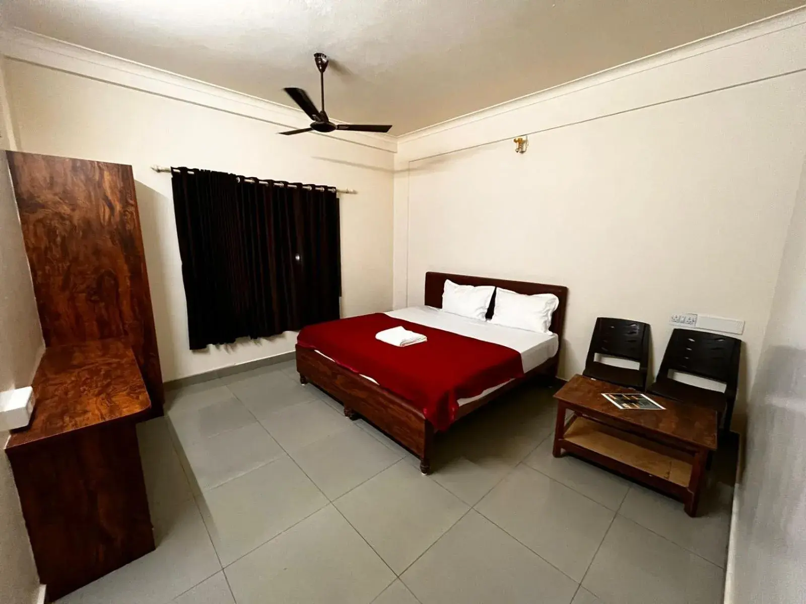 Economy Double Room in Hotel Sai Sagar Economy Double Room in Hotel Sai Sagar