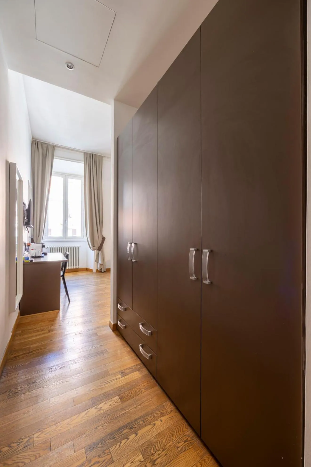 wardrobe in Rome Armony Suites