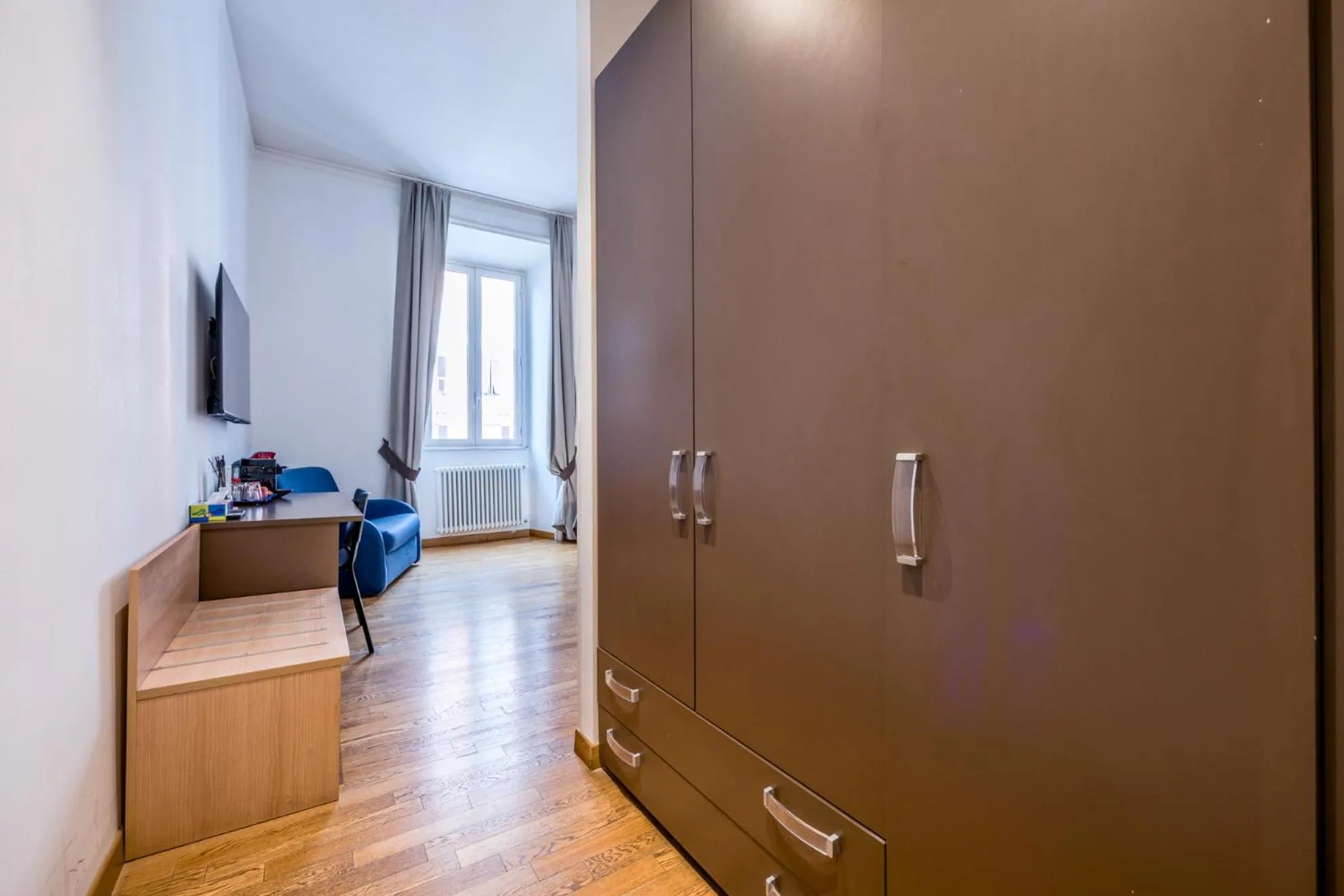wardrobe in Rome Armony Suites