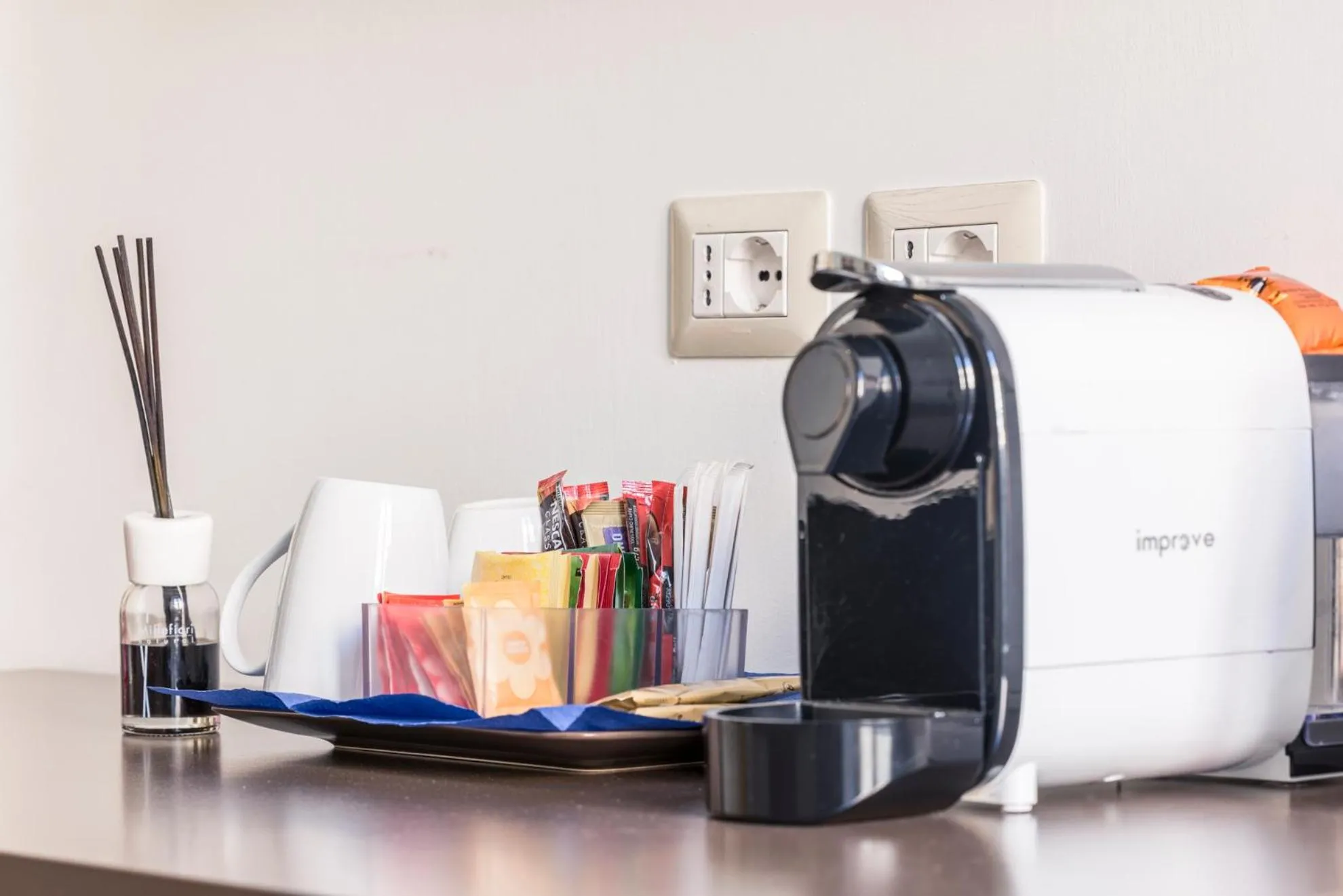 Coffee/tea facilities in Rome Armony Suites