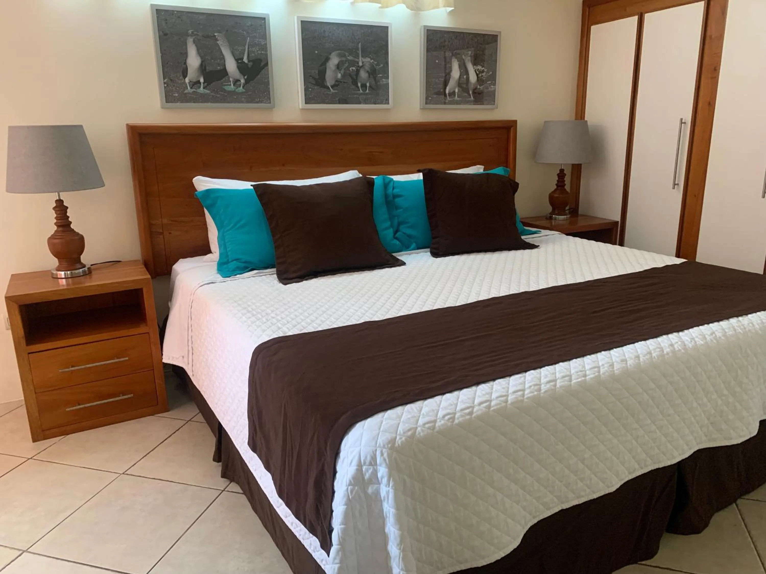 Bed in Torre Mar Galapagos Boutique Suites