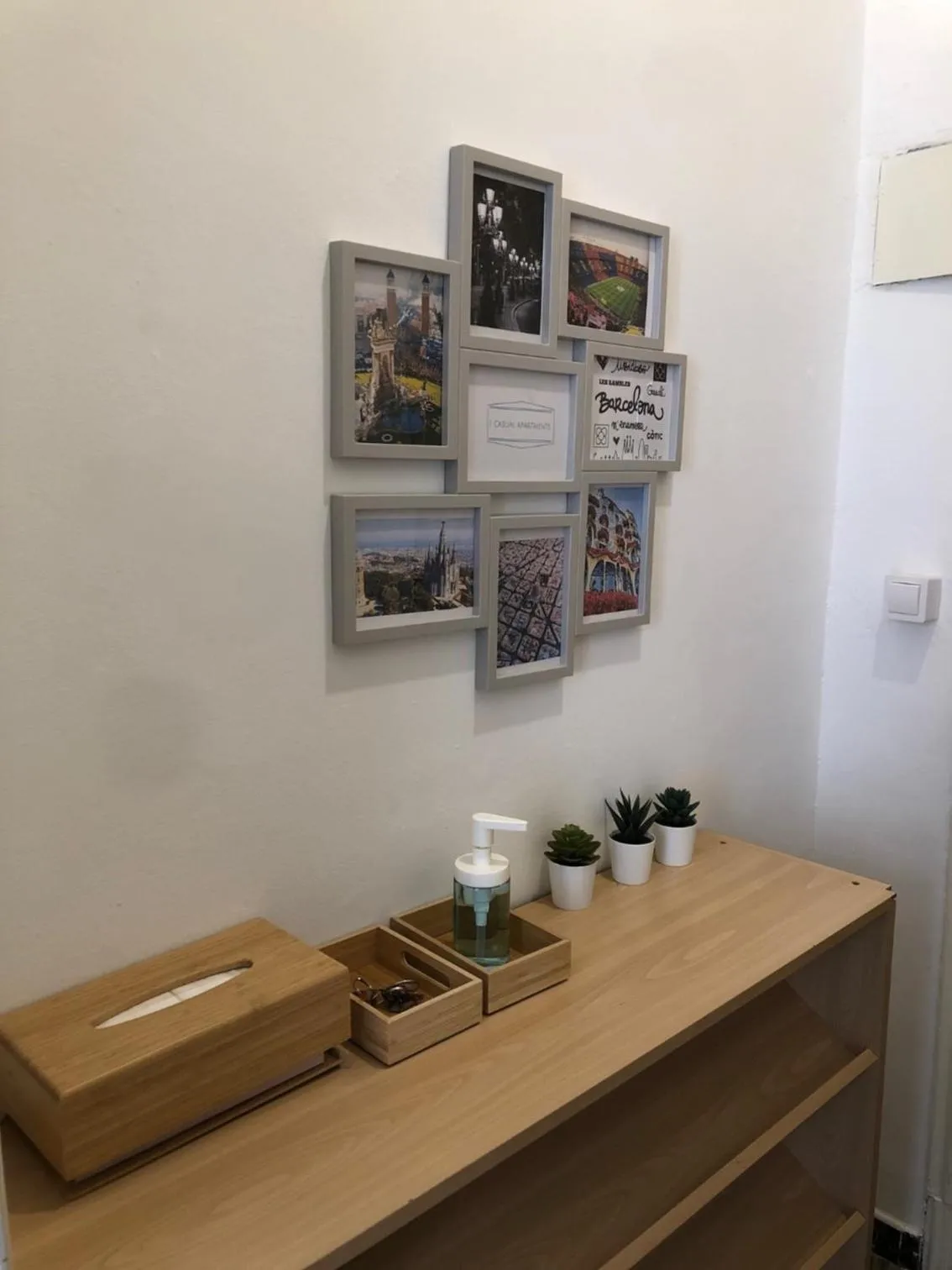 1 Casual Apartments