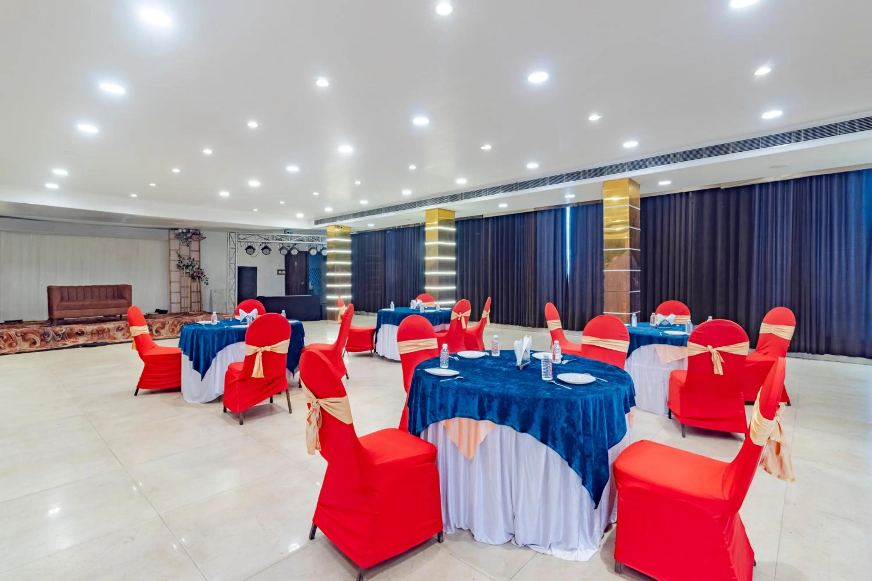 Dining area in Treebo KGF Villa with Swimming Pool