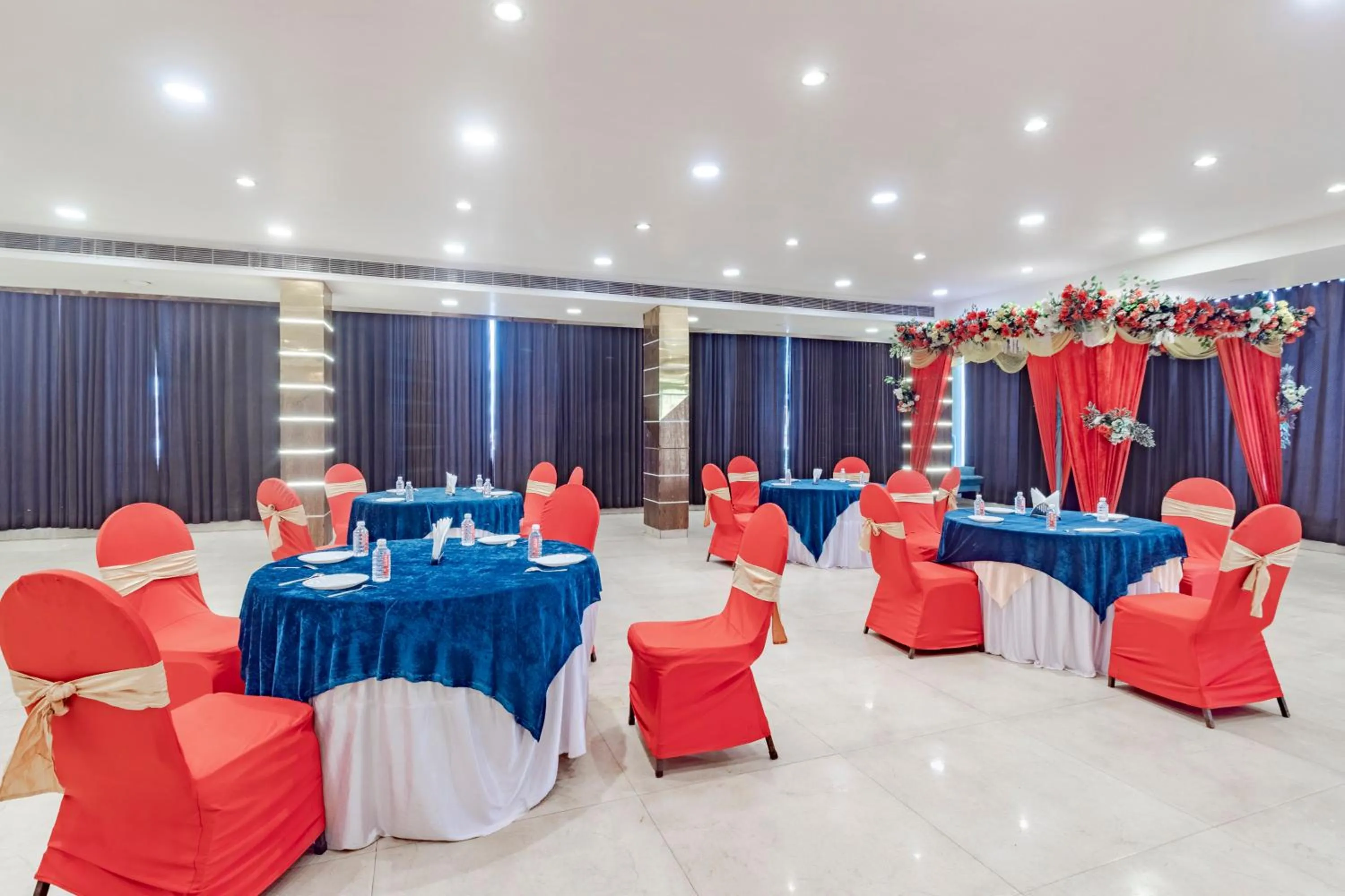 Dining area in Treebo KGF Villa with Swimming Pool