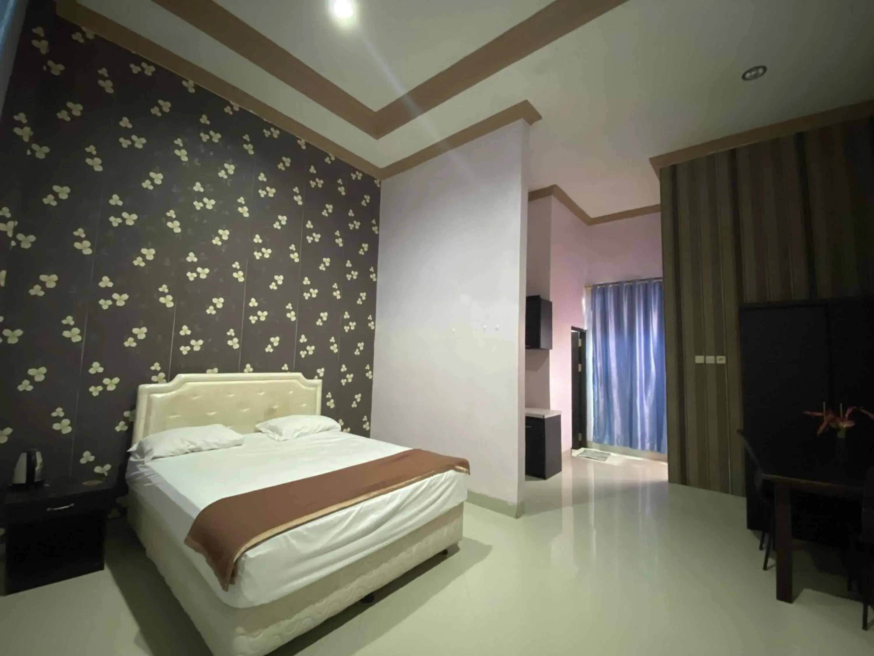 Deluxe King Room in Hotel O near Universitas Palangka Raya formerly Wisma Aries Deluxe King Room in Hotel O near Universitas Palangka Raya formerly Wisma Aries