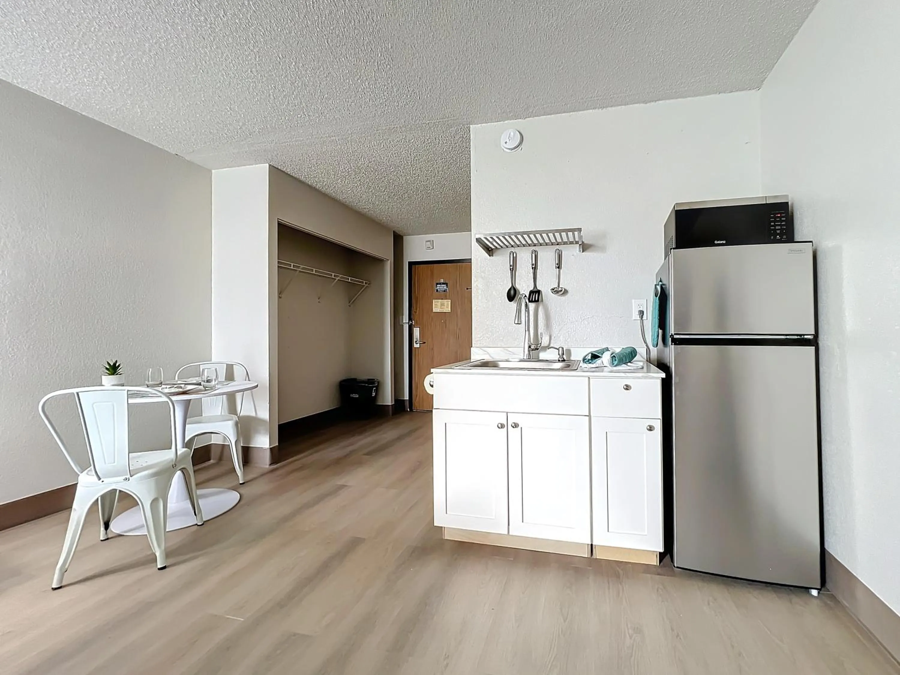 Kitchen or kitchenette in Stayable Kissimmee East