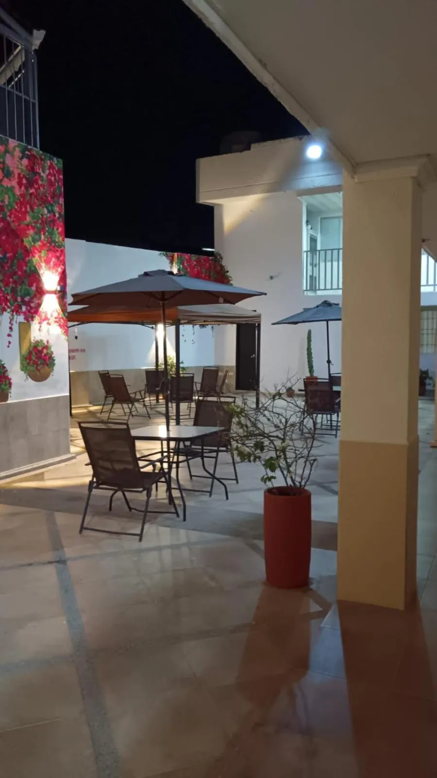 Las Piloneras Apartahotel