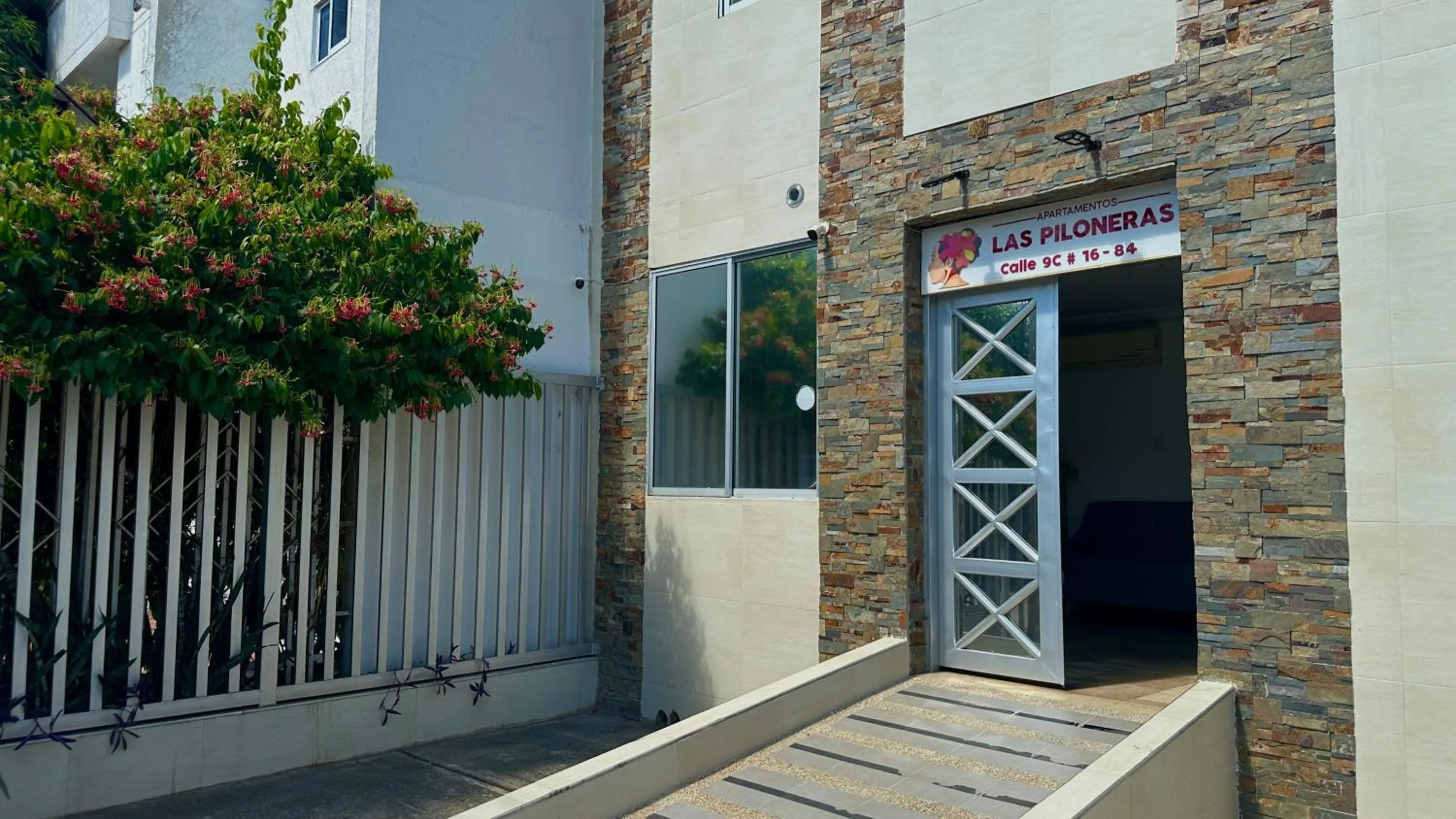 Property building in Las Piloneras Apartahotel