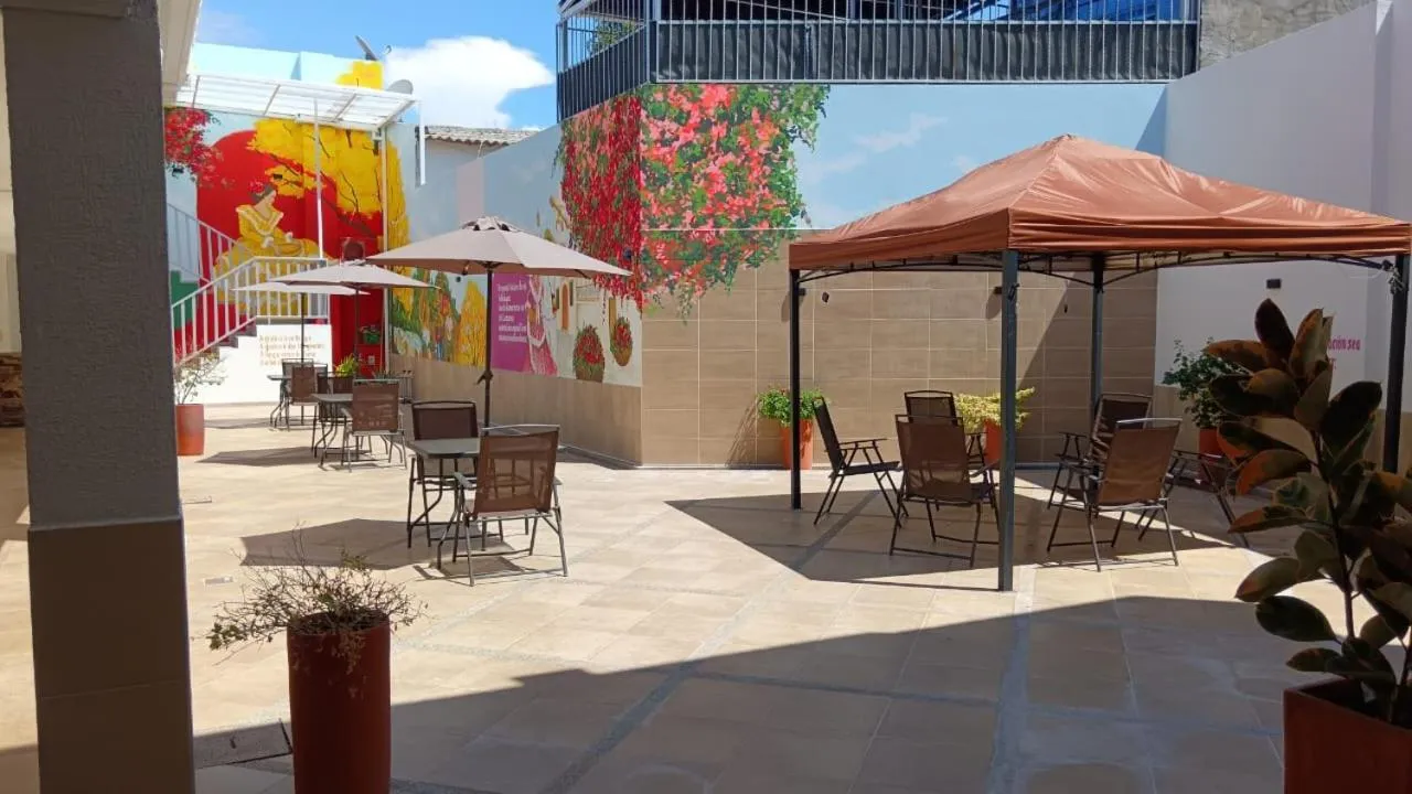 Las Piloneras Apartahotel