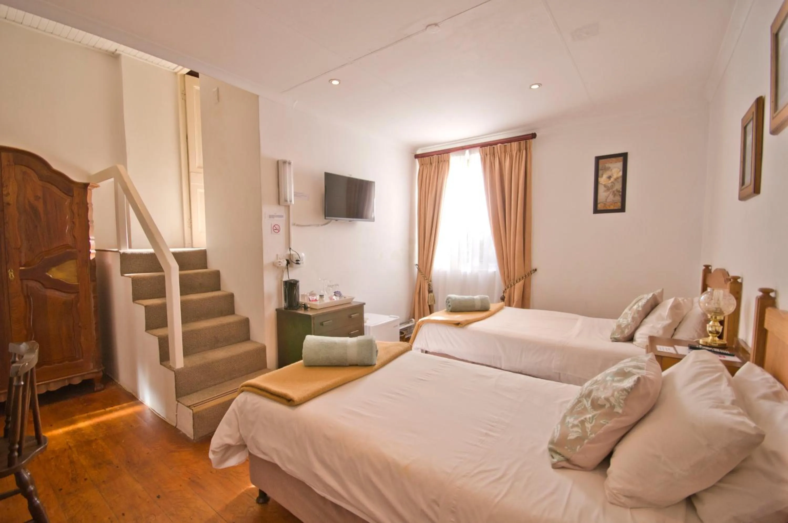 Bed in Knysna Manor House