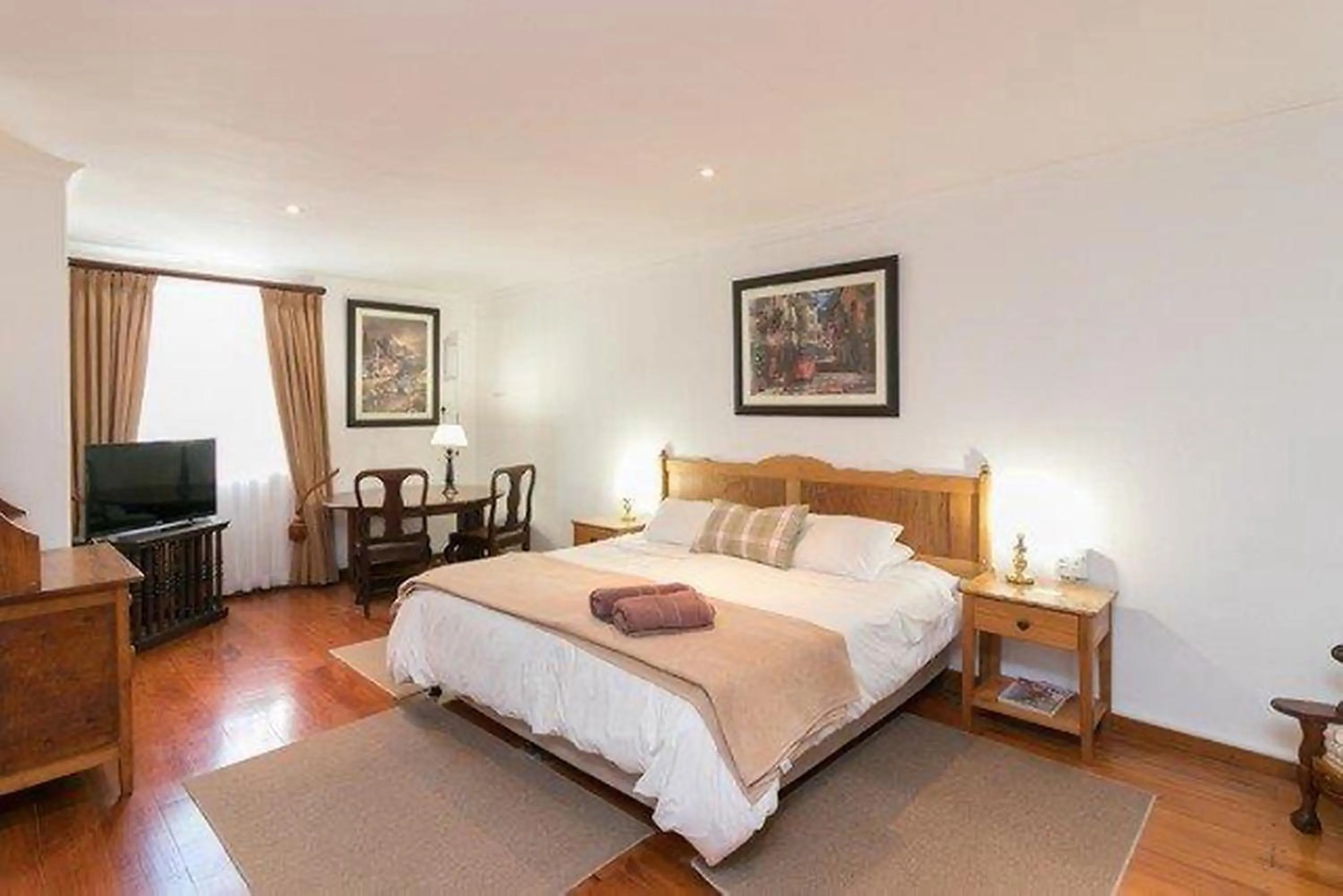 Bed in Knysna Manor House