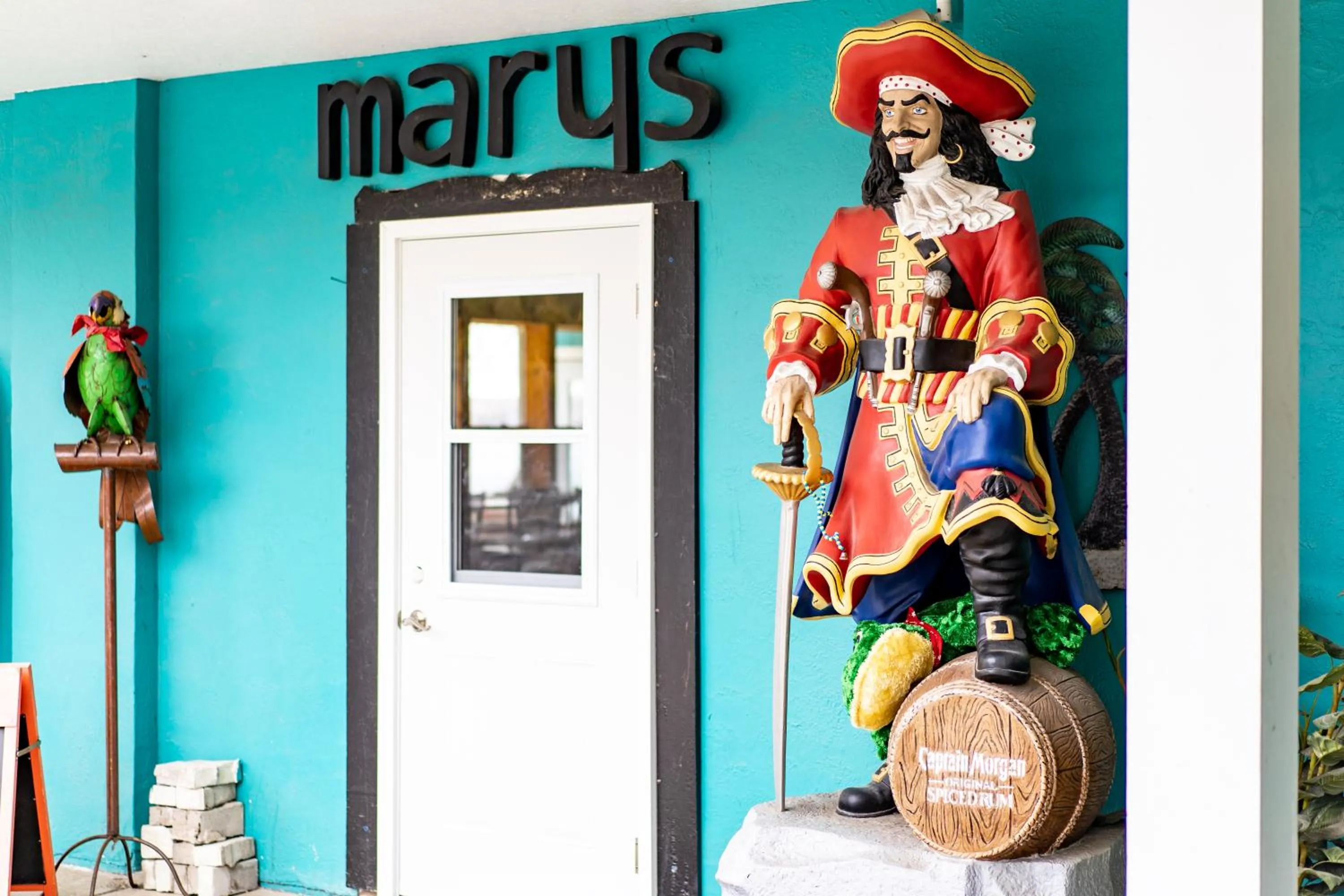 Restaurant/places to eat in Beach Harbor Resort