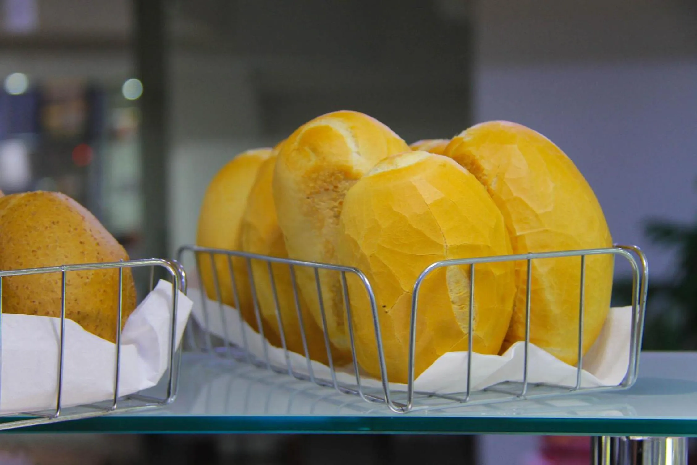 Breakfast in AJ Hotel Chapecó - Fácil Acesso Pátio Shopping e Rótula da Bandeira