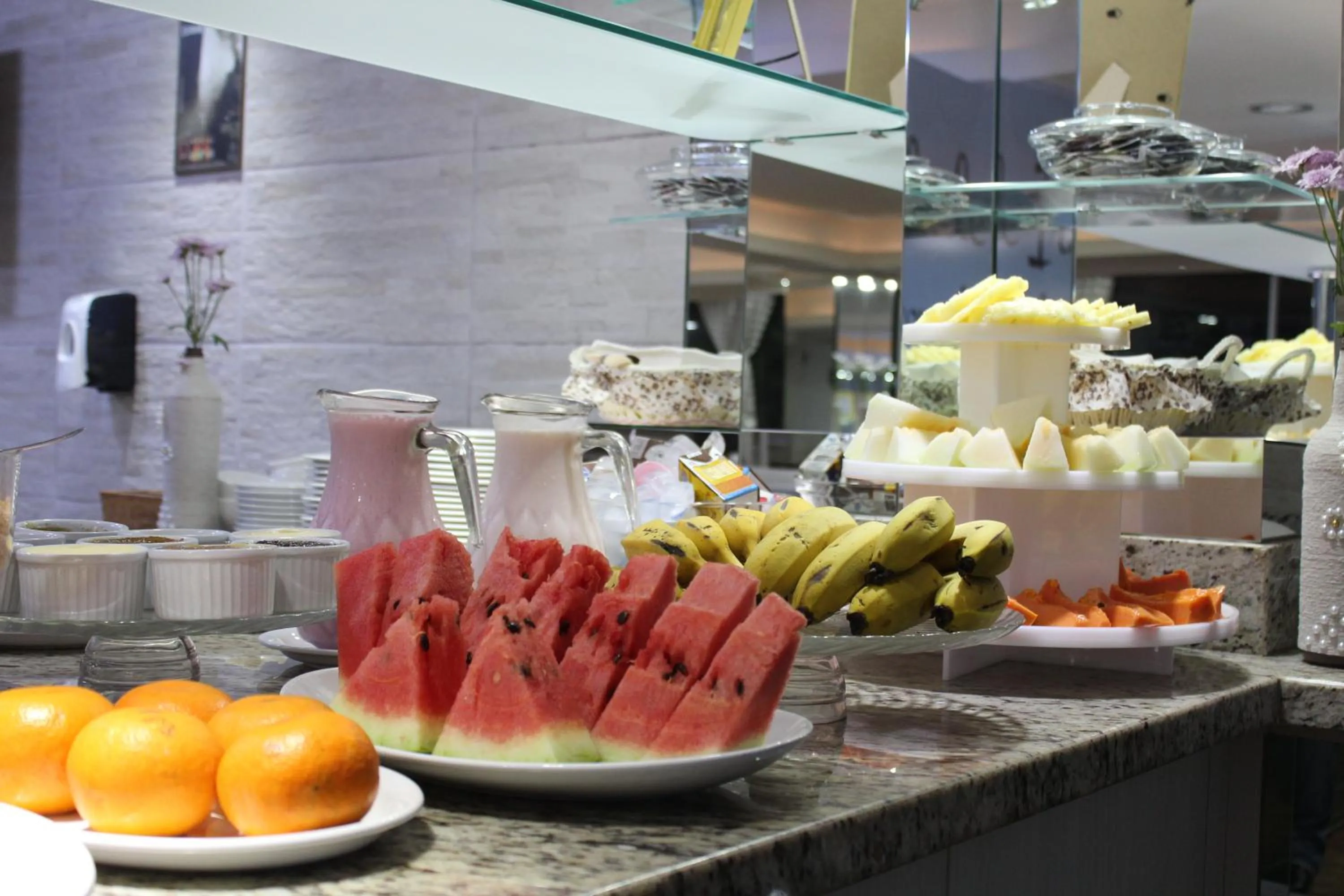 Buffet breakfast in AJ Hotel Chapecó - Fácil Acesso Pátio Shopping e Rótula da Bandeira