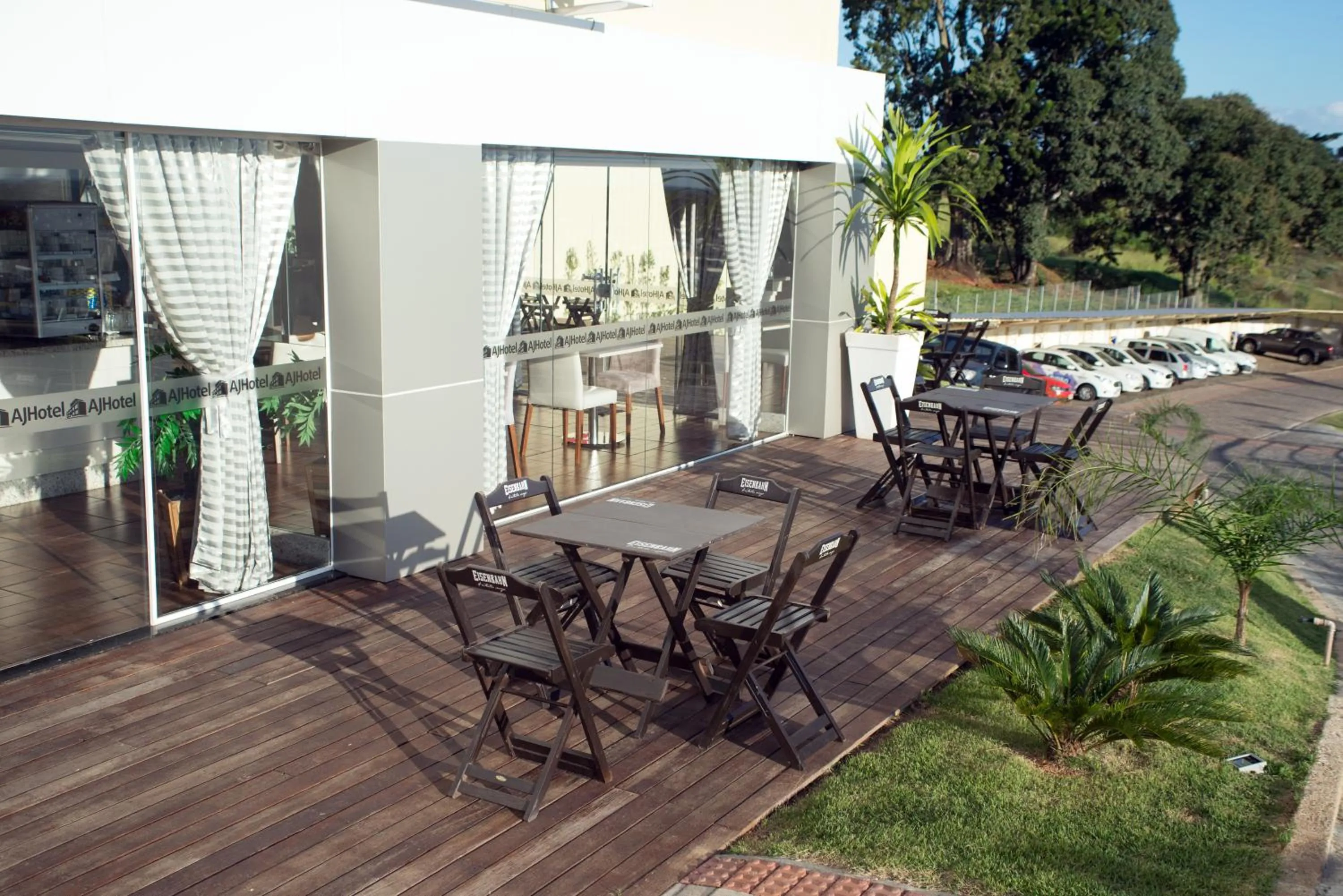 Breakfast in AJ Hotel Chapecó - Fácil Acesso Pátio Shopping e Rótula da Bandeira