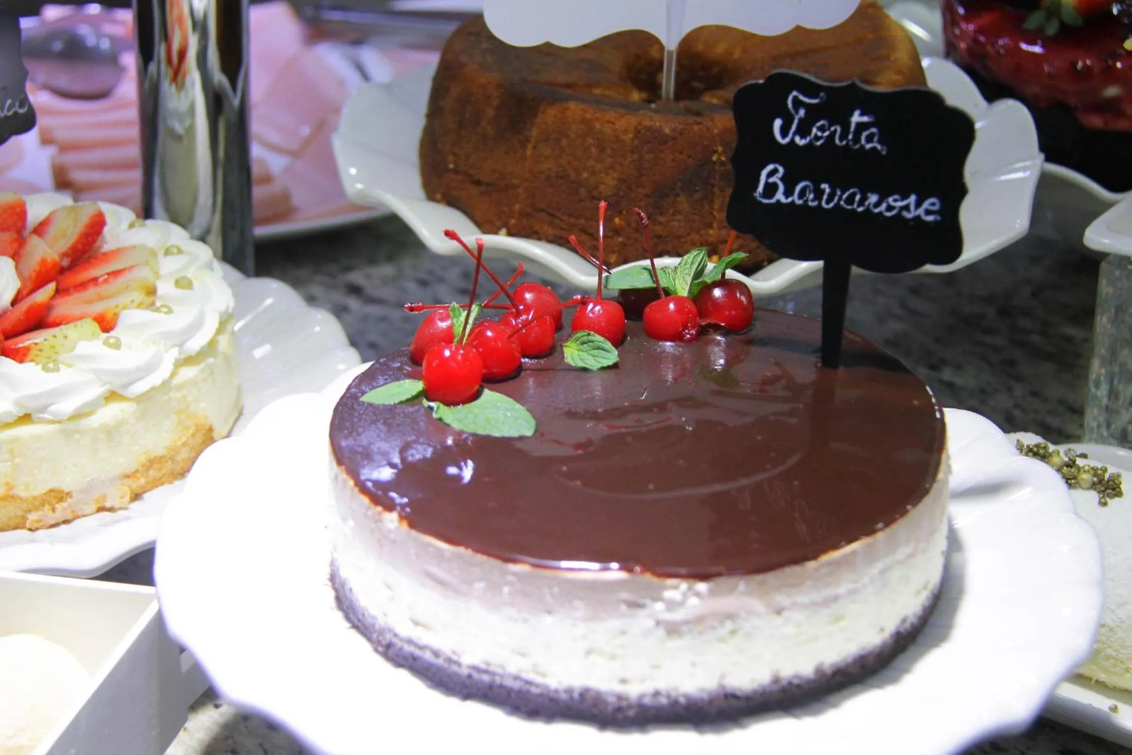 Food and drinks in AJ Hotel Chapecó - Fácil Acesso Pátio Shopping e Rótula da Bandeira