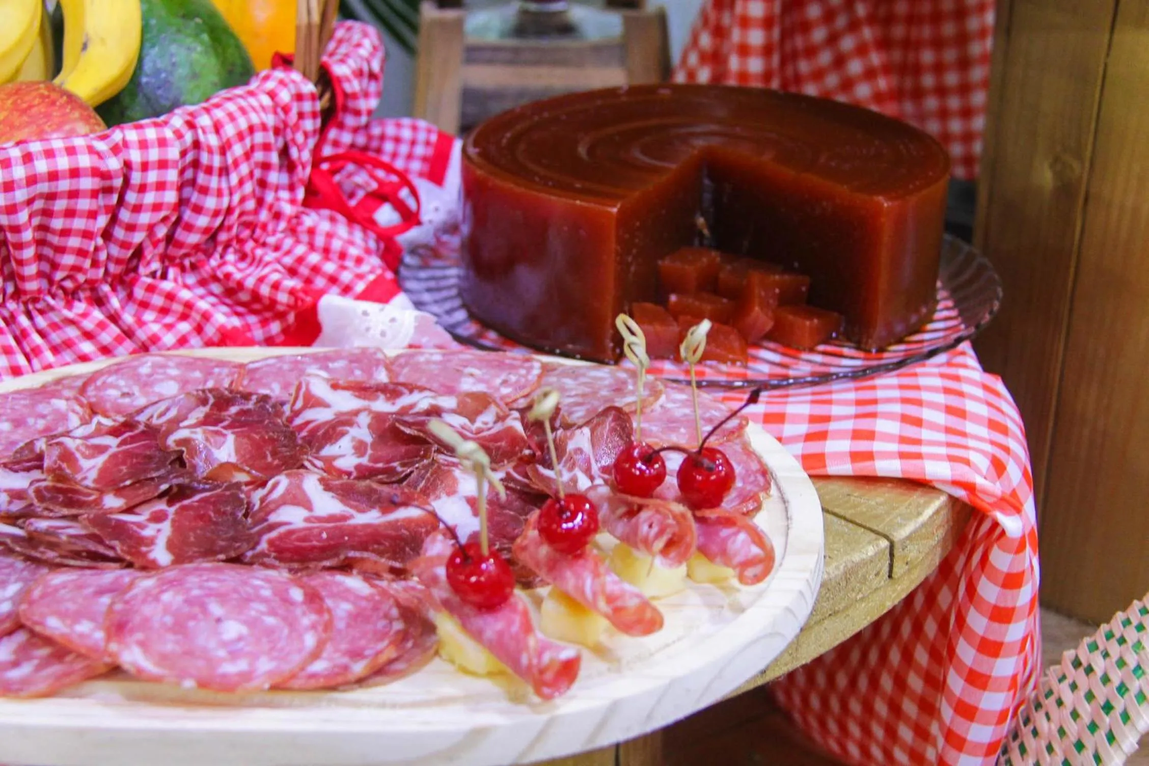 Breakfast in AJ Hotel Chapecó - Fácil Acesso Pátio Shopping e Rótula da Bandeira