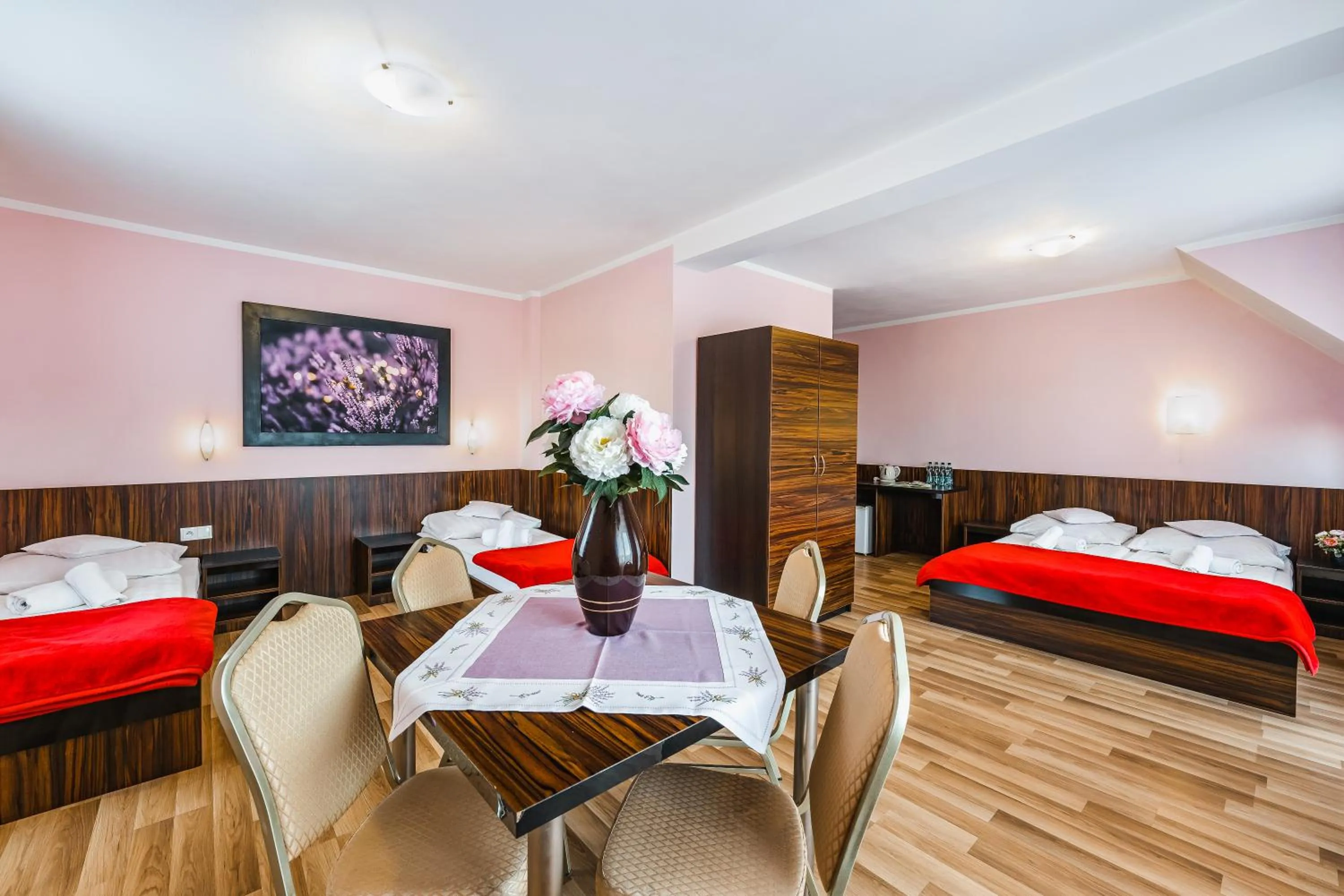 Photo of the whole room, Bed in Vena