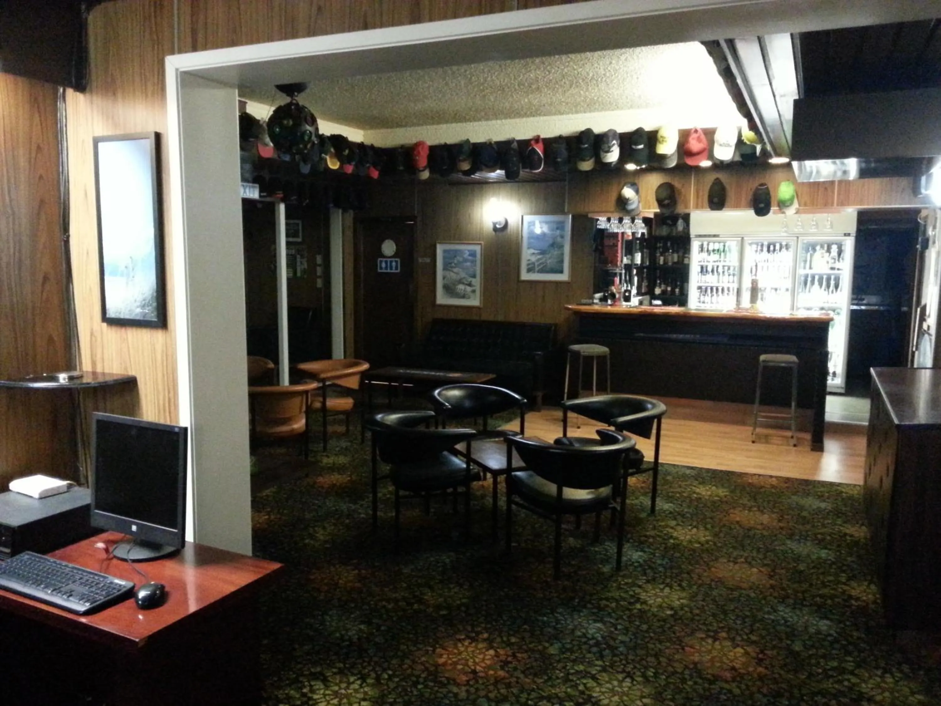 Drinks in Orana Motor Inn & Restaurant