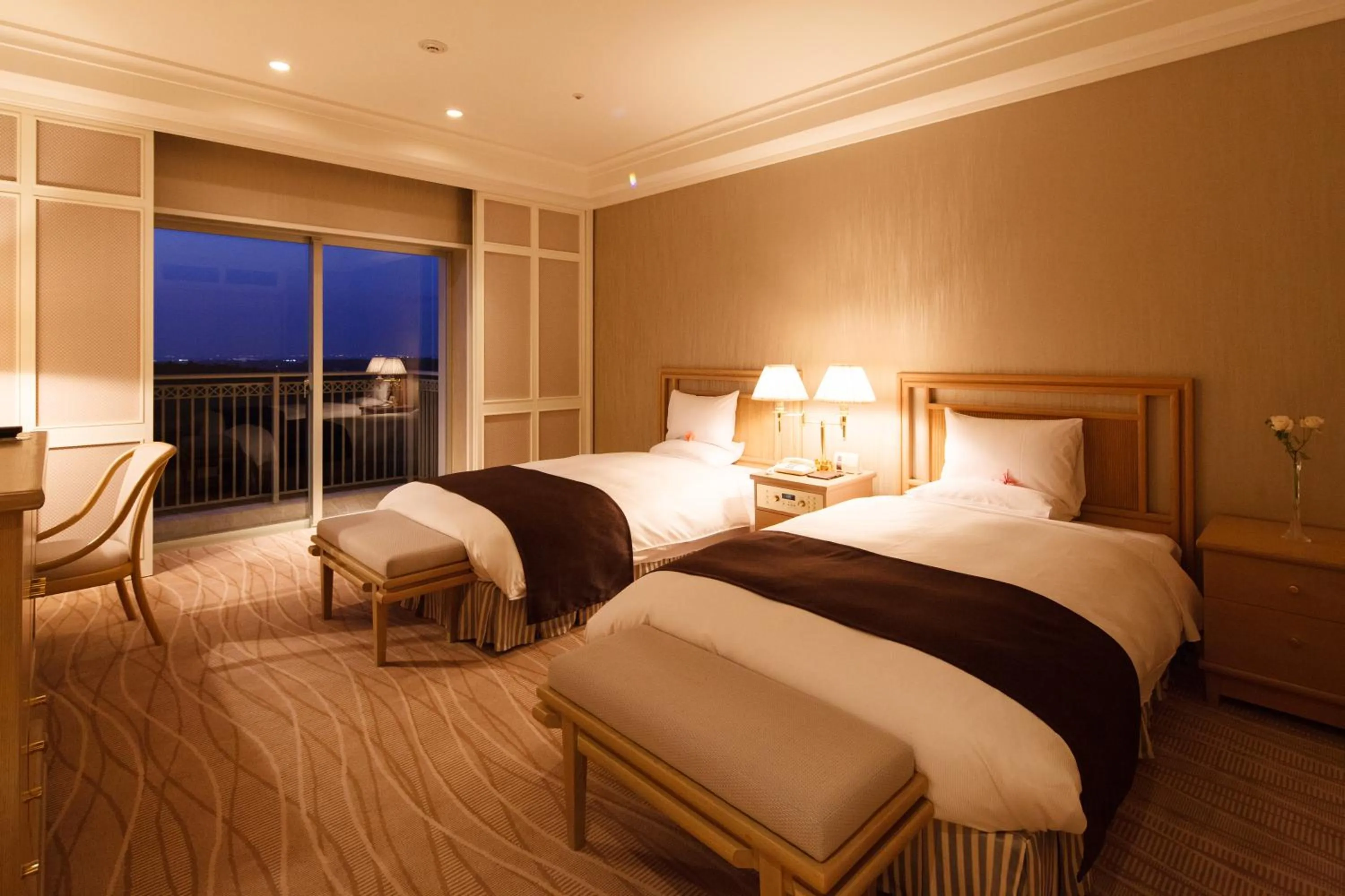 Bed in Okura Akademia Park Hotel