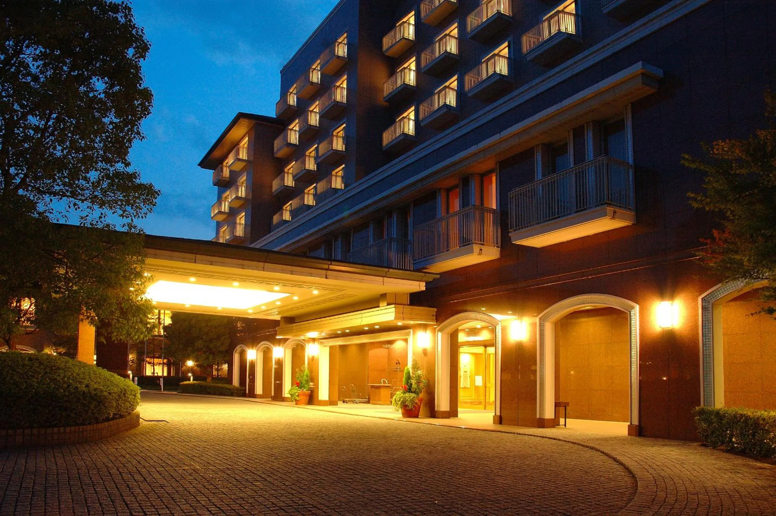 Facade/entrance in Okura Akademia Park Hotel
