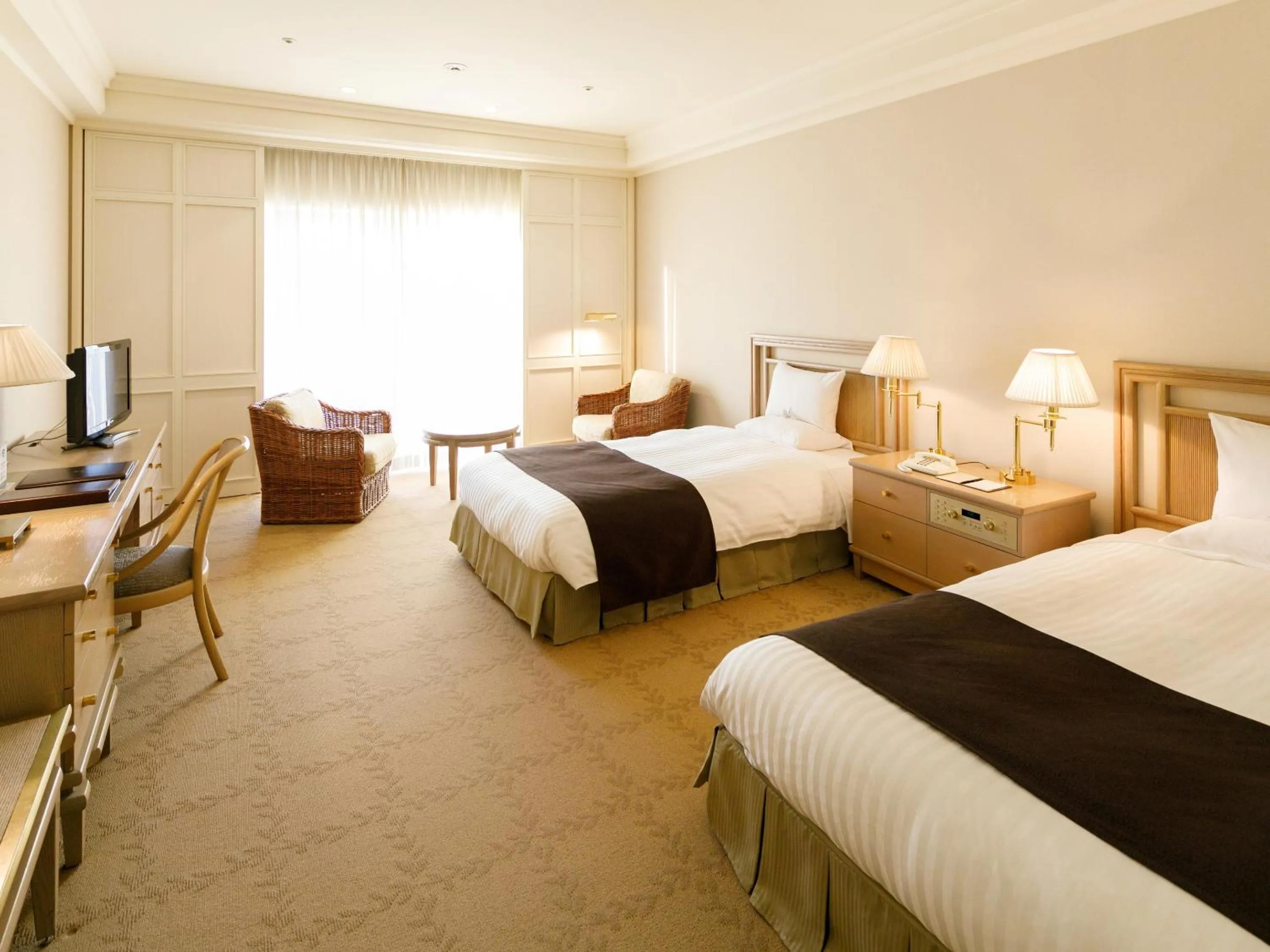 Photo of the whole room, Bed in Okura Akademia Park Hotel