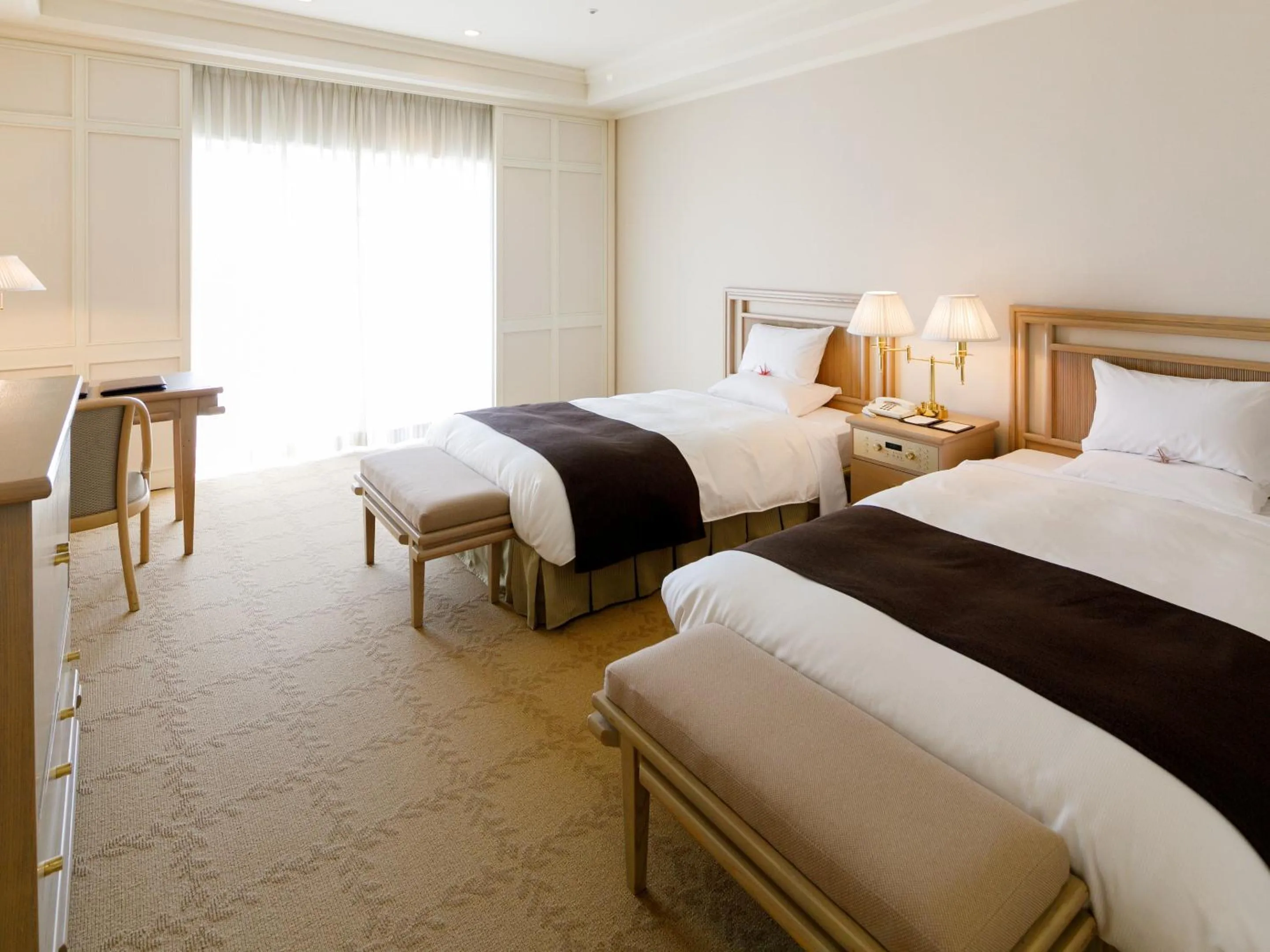 Photo of the whole room, Bed in Okura Akademia Park Hotel