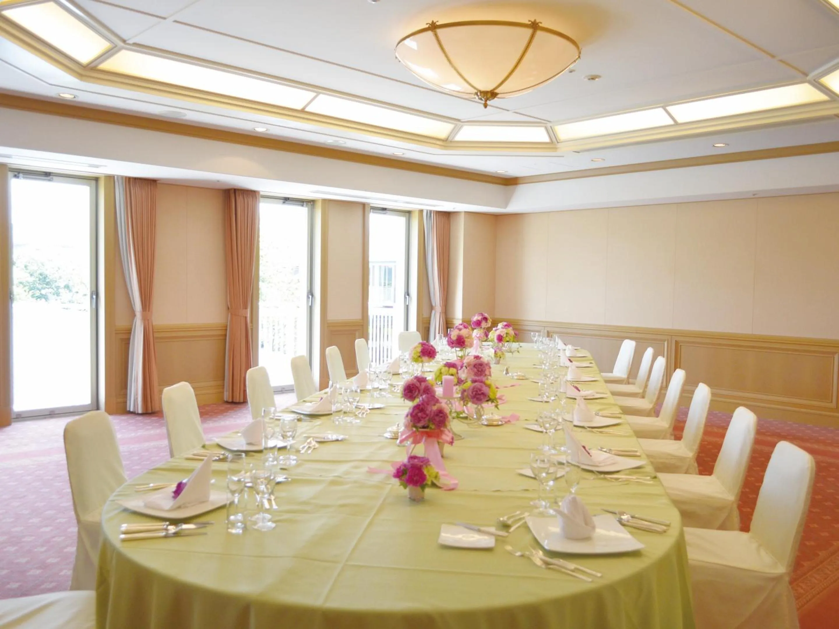 Area and facilities in Okura Akademia Park Hotel