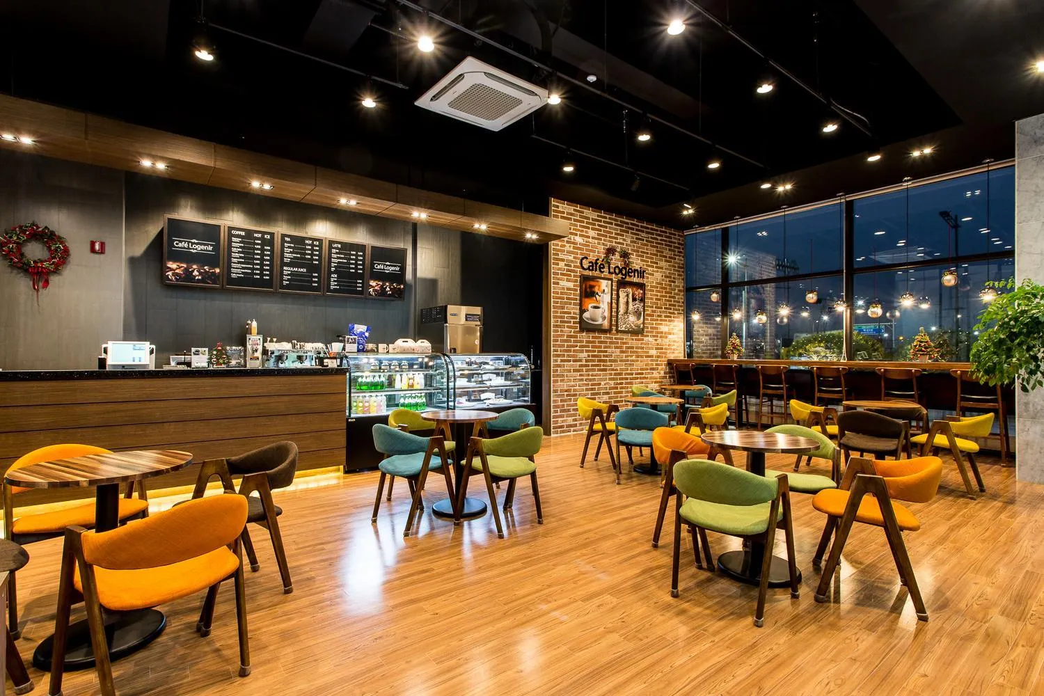 Restaurant/places to eat in Hotel Logenir