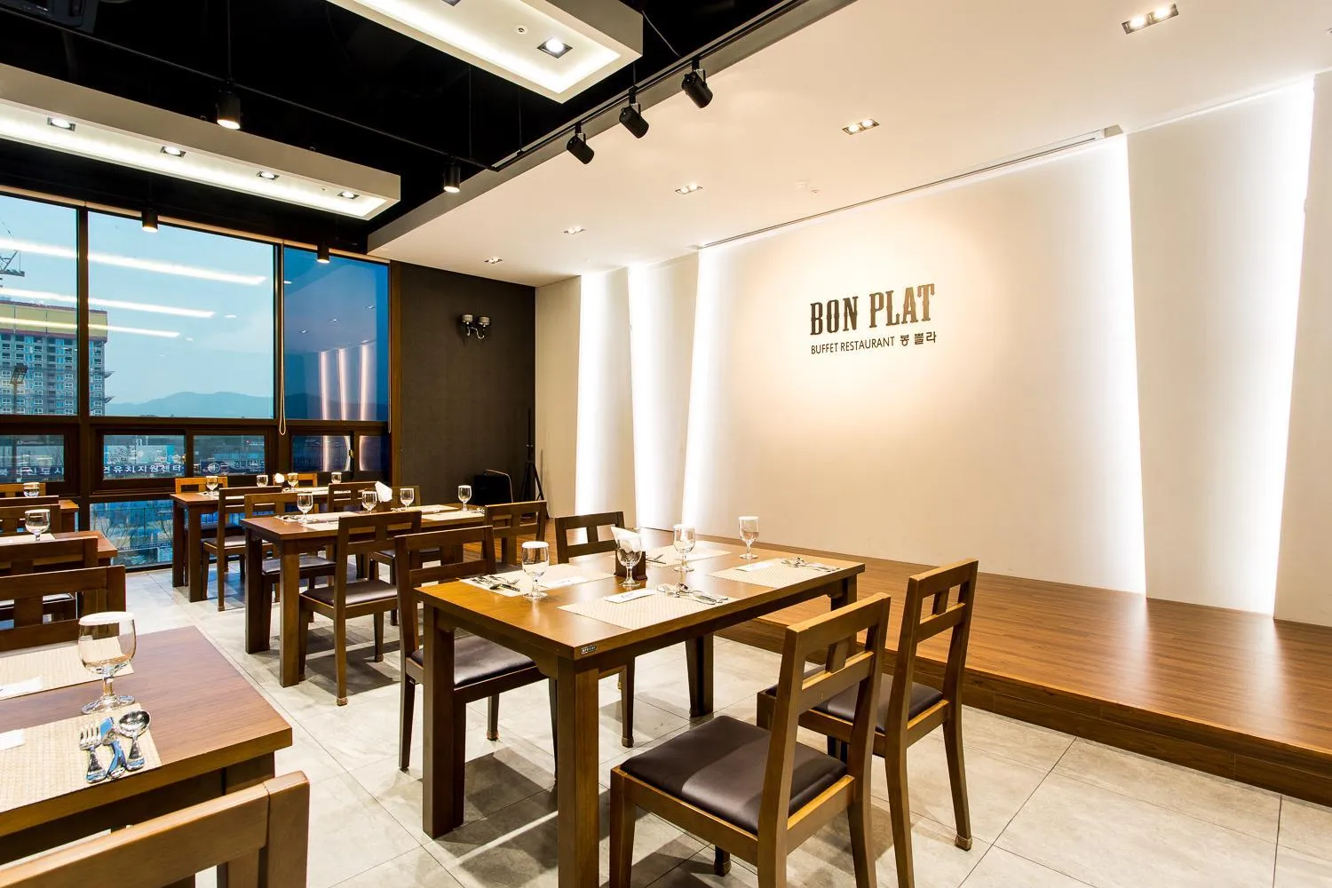 Restaurant/places to eat in Hotel Logenir