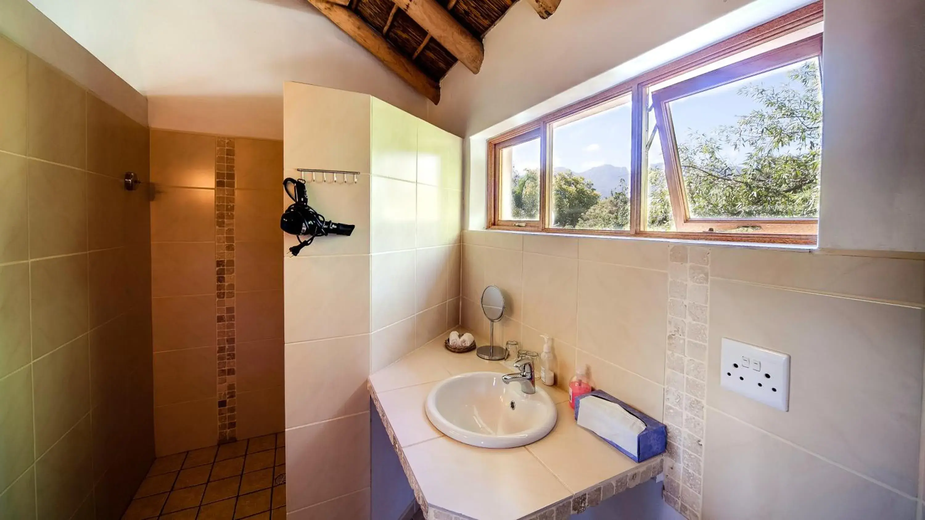 Studio - single occupancy in GuBas De Hoek meet eat sleep Studio - single occupancy in GuBas De Hoek meet eat sleep