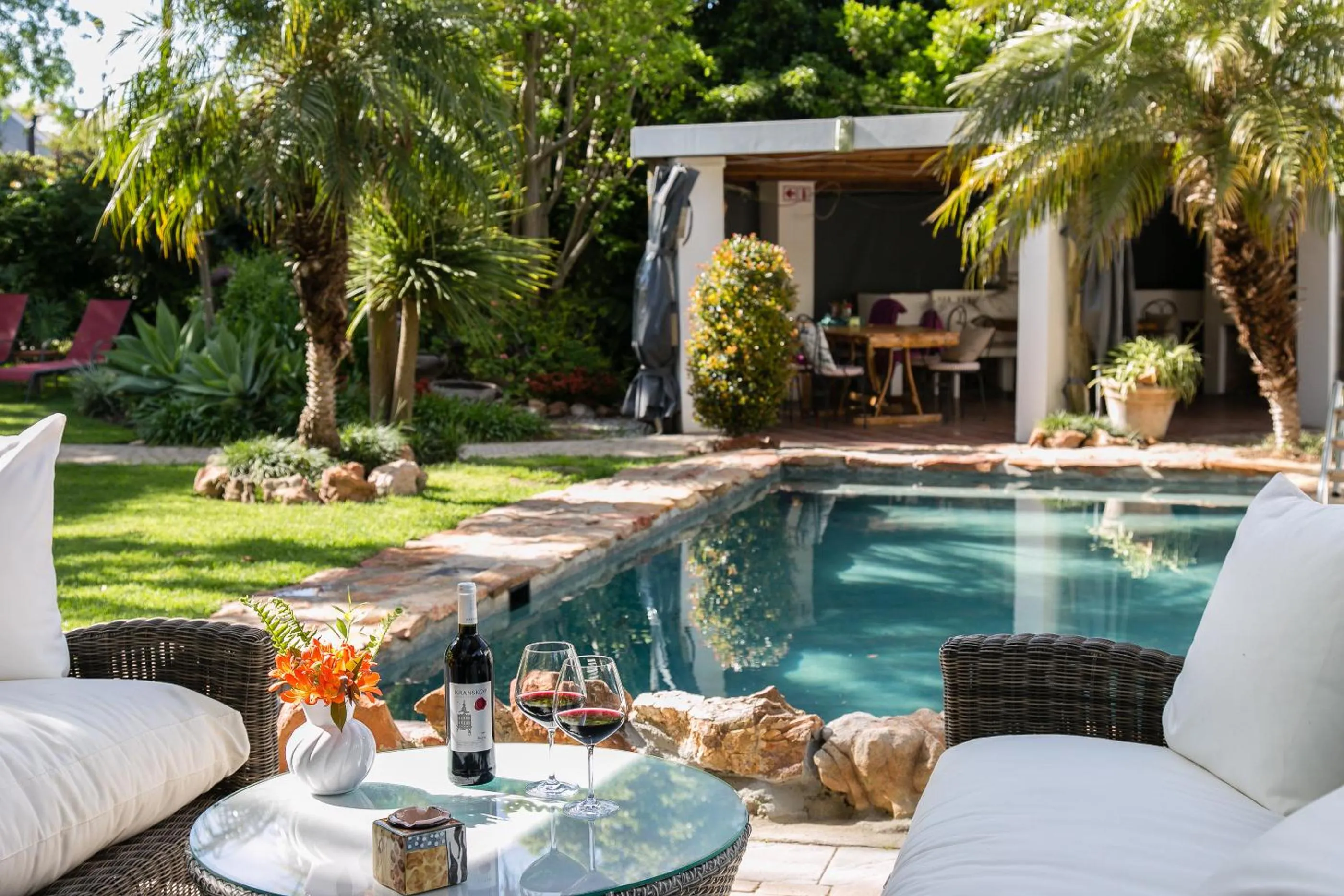 Garden in GuBas De Hoek meet eat sleep