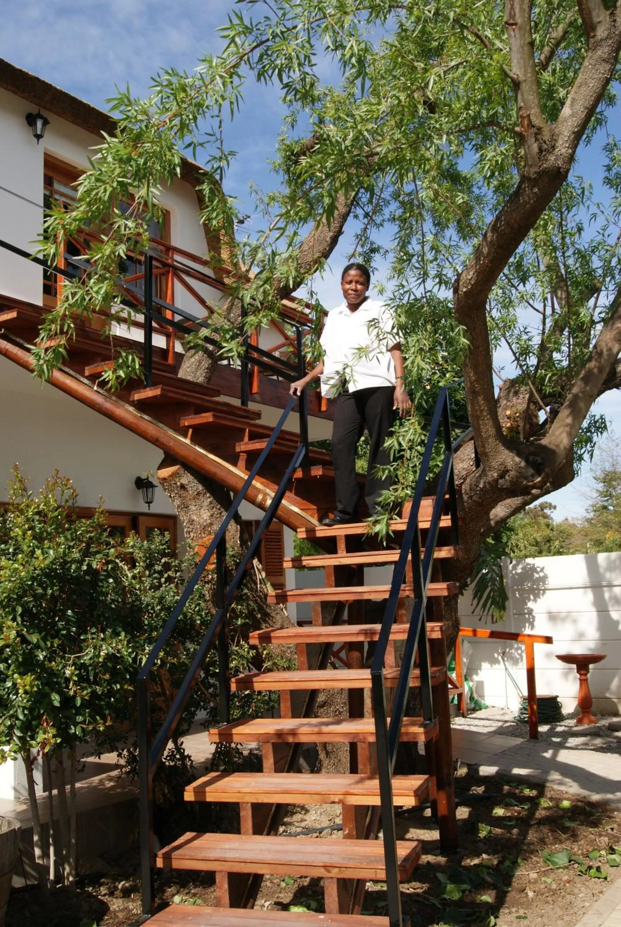 Facade/entrance in GuBas De Hoek meet eat sleep