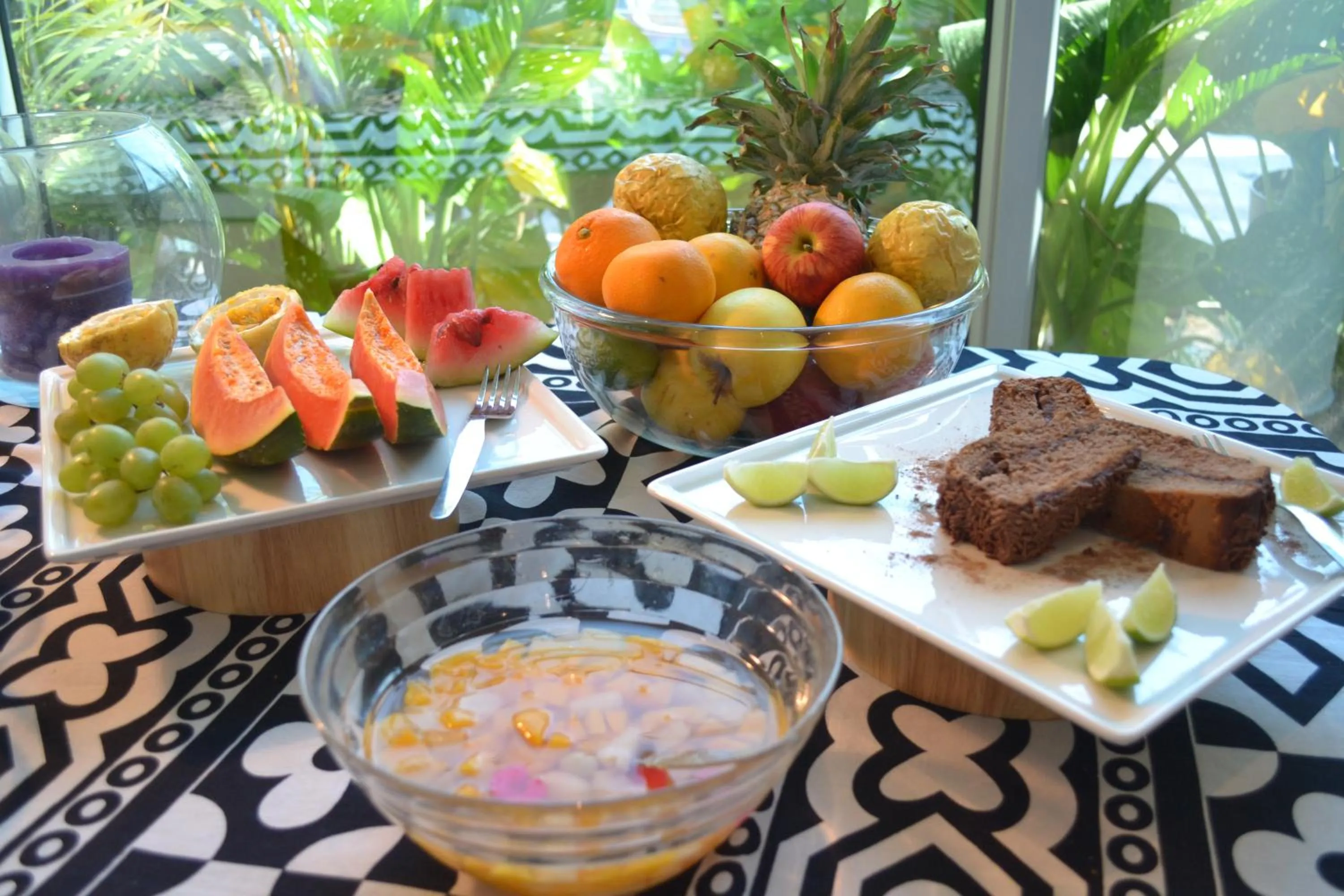 Continental breakfast in Art House