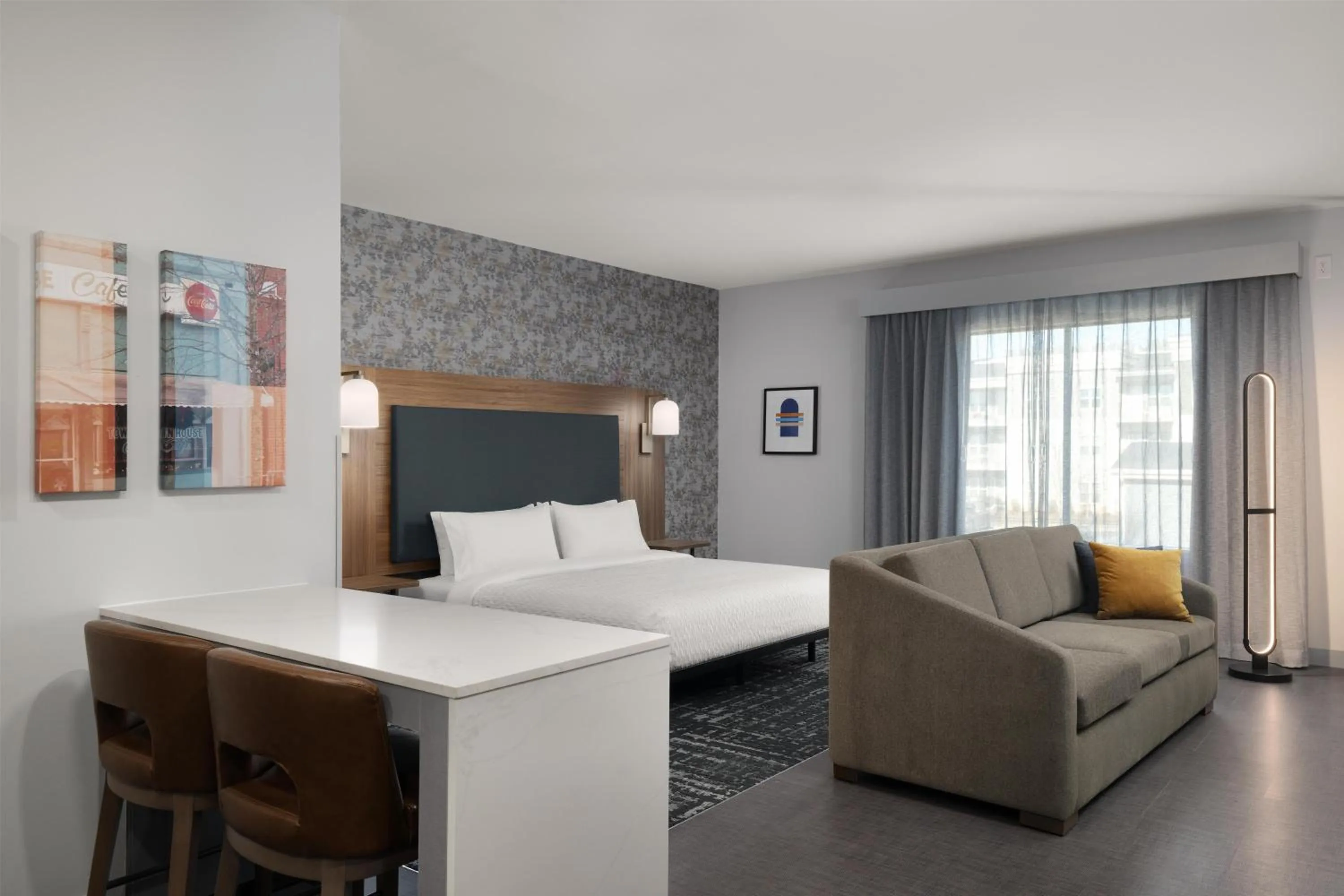 Living room, Bed in Homewood Suites By Hilton Covington, Ga