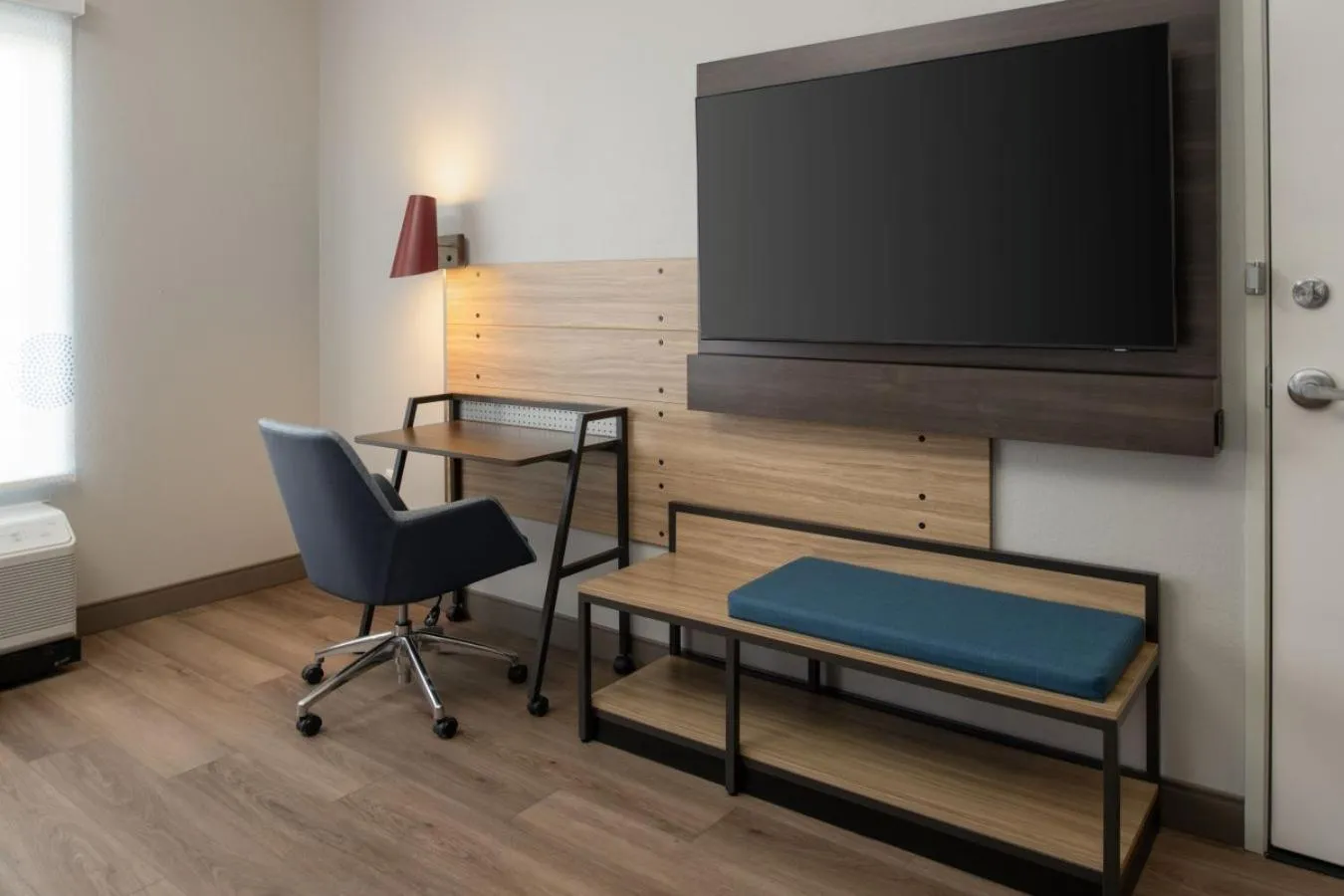 TV and multimedia in Tru By Hilton Columbia South