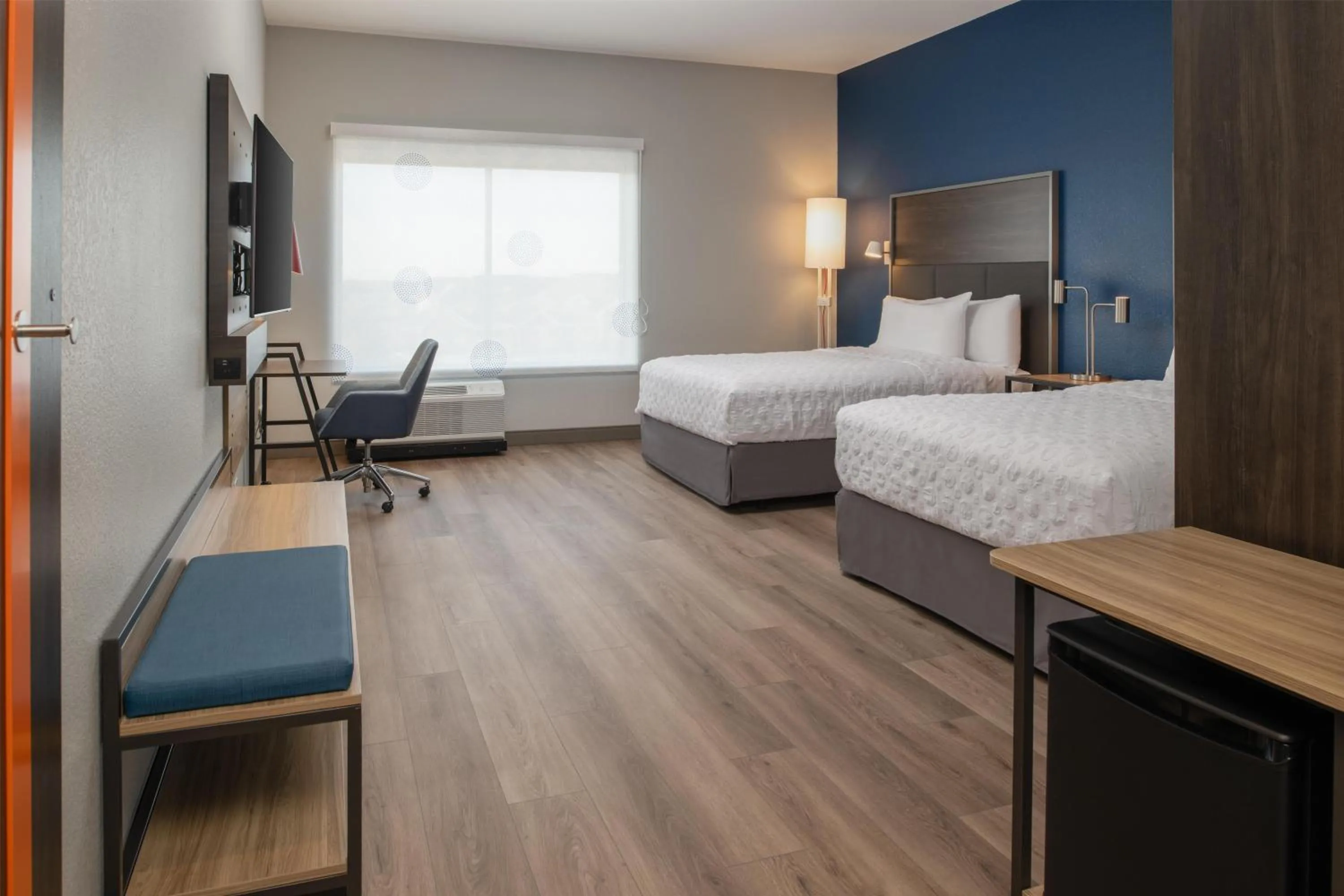 Bed in Tru By Hilton Columbia South