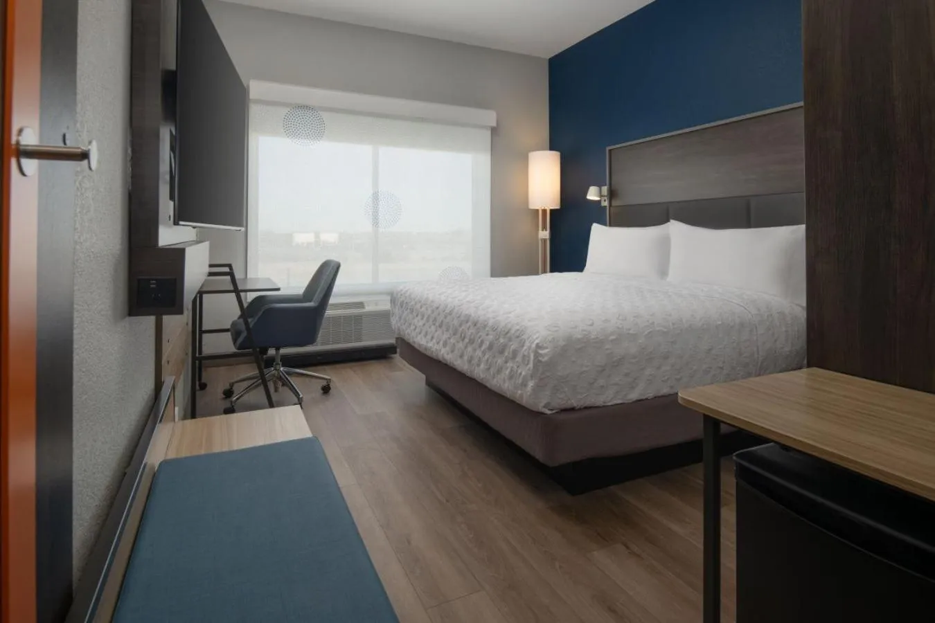 Bed in Tru By Hilton Columbia South