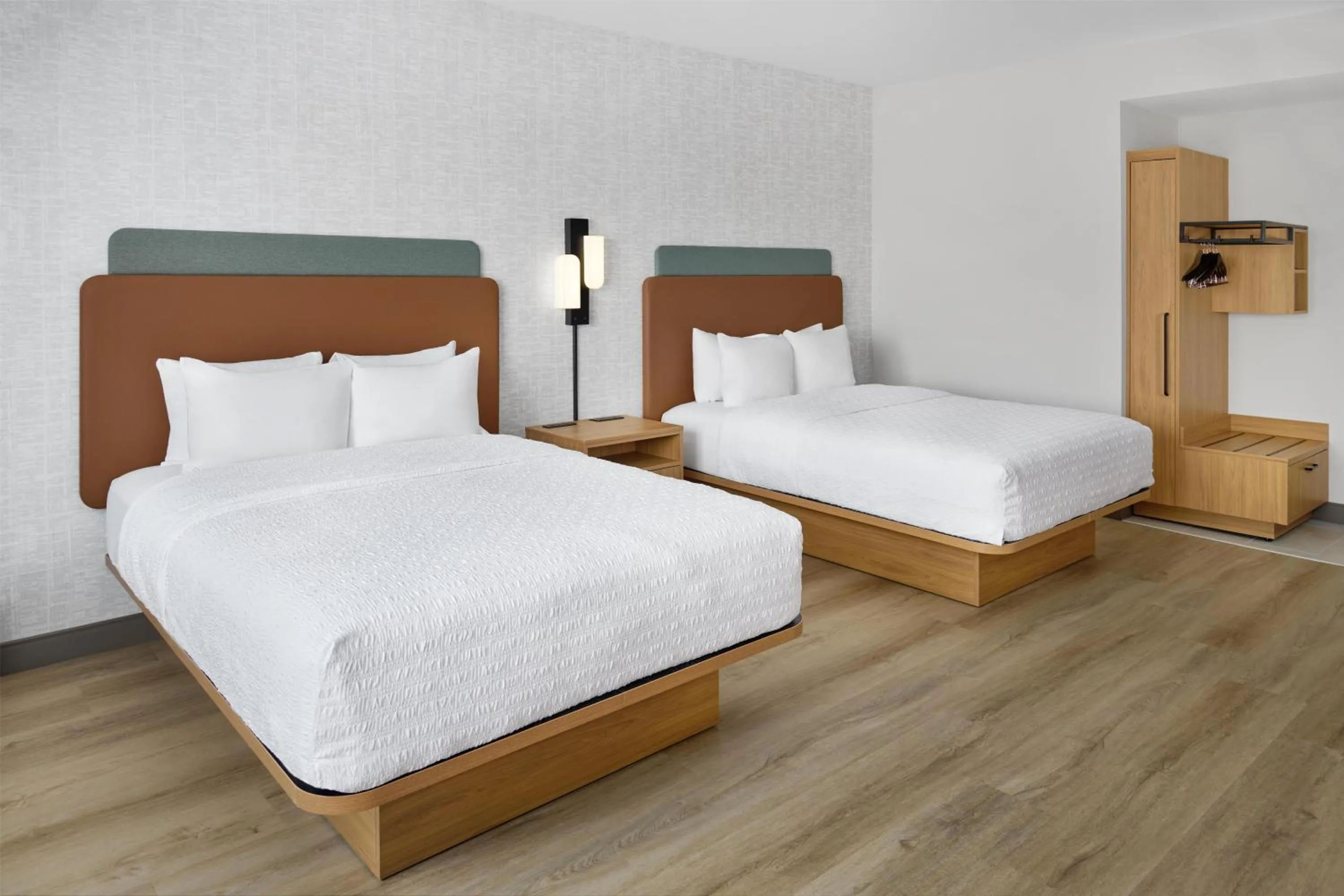 Bed in Hampton Inn Midland West