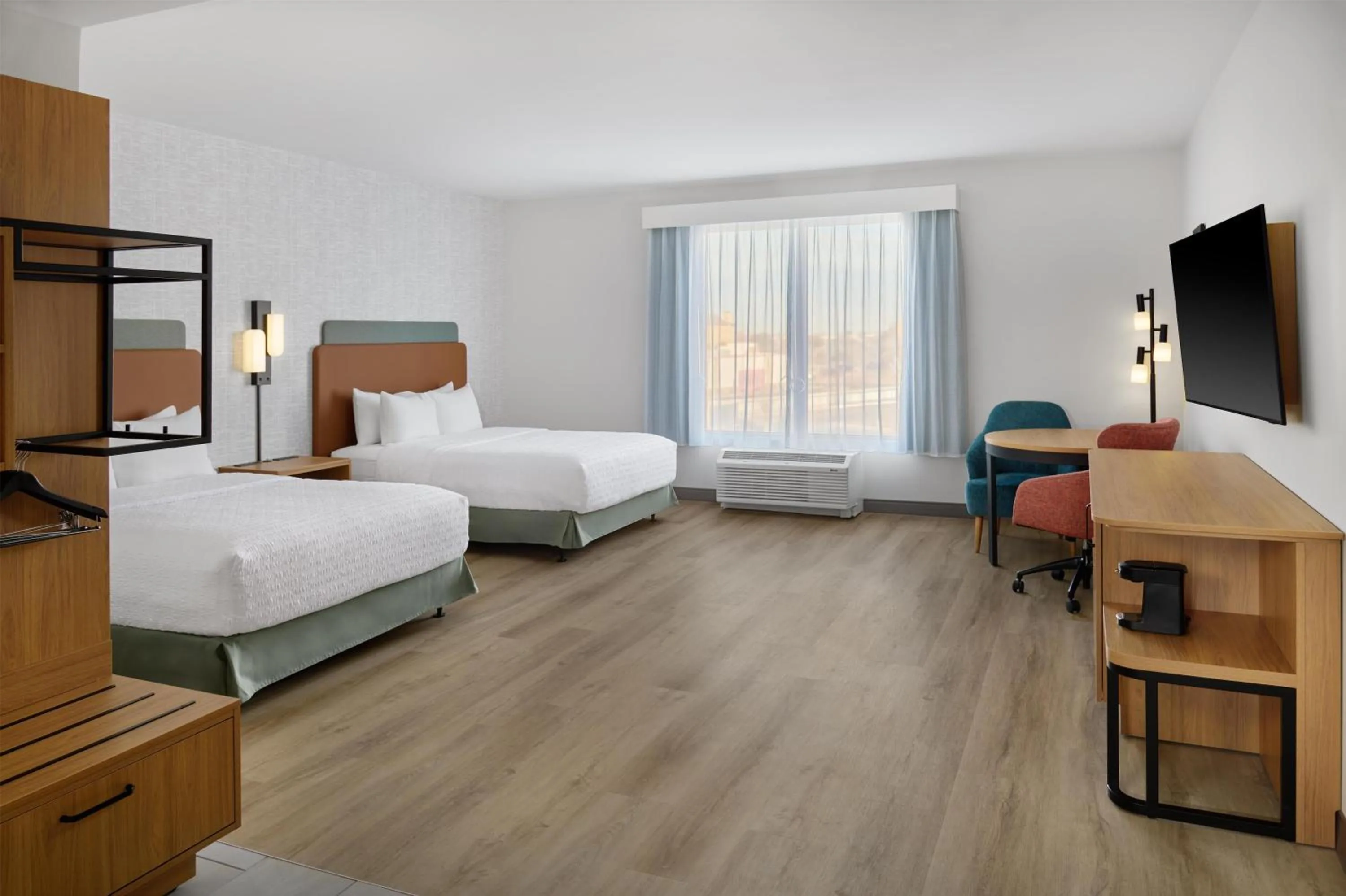 Bed in Hampton Inn Midland West