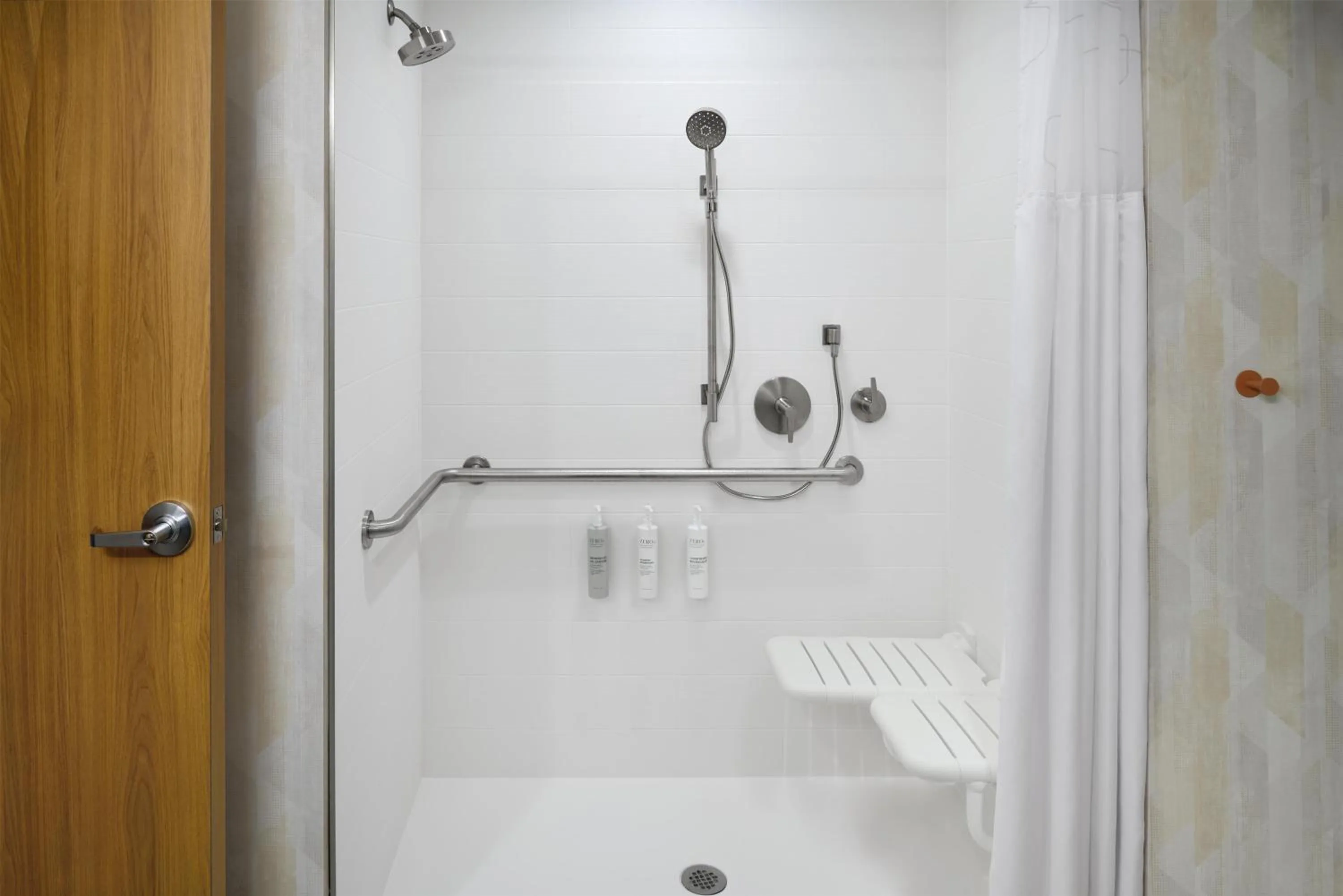 Bathroom in Hampton Inn Midland West