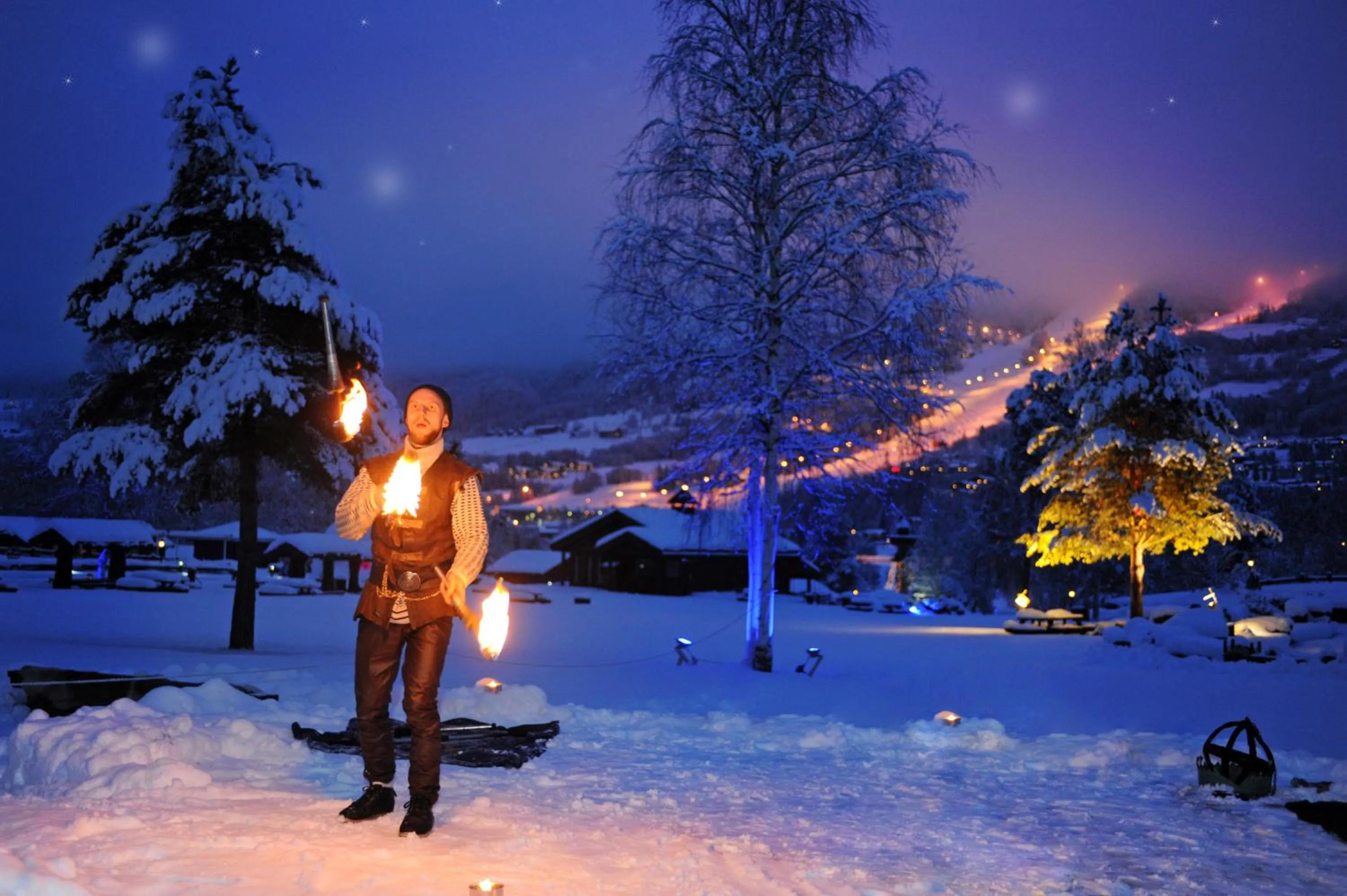 Evening entertainment in Hunderfossen Snow Hotel