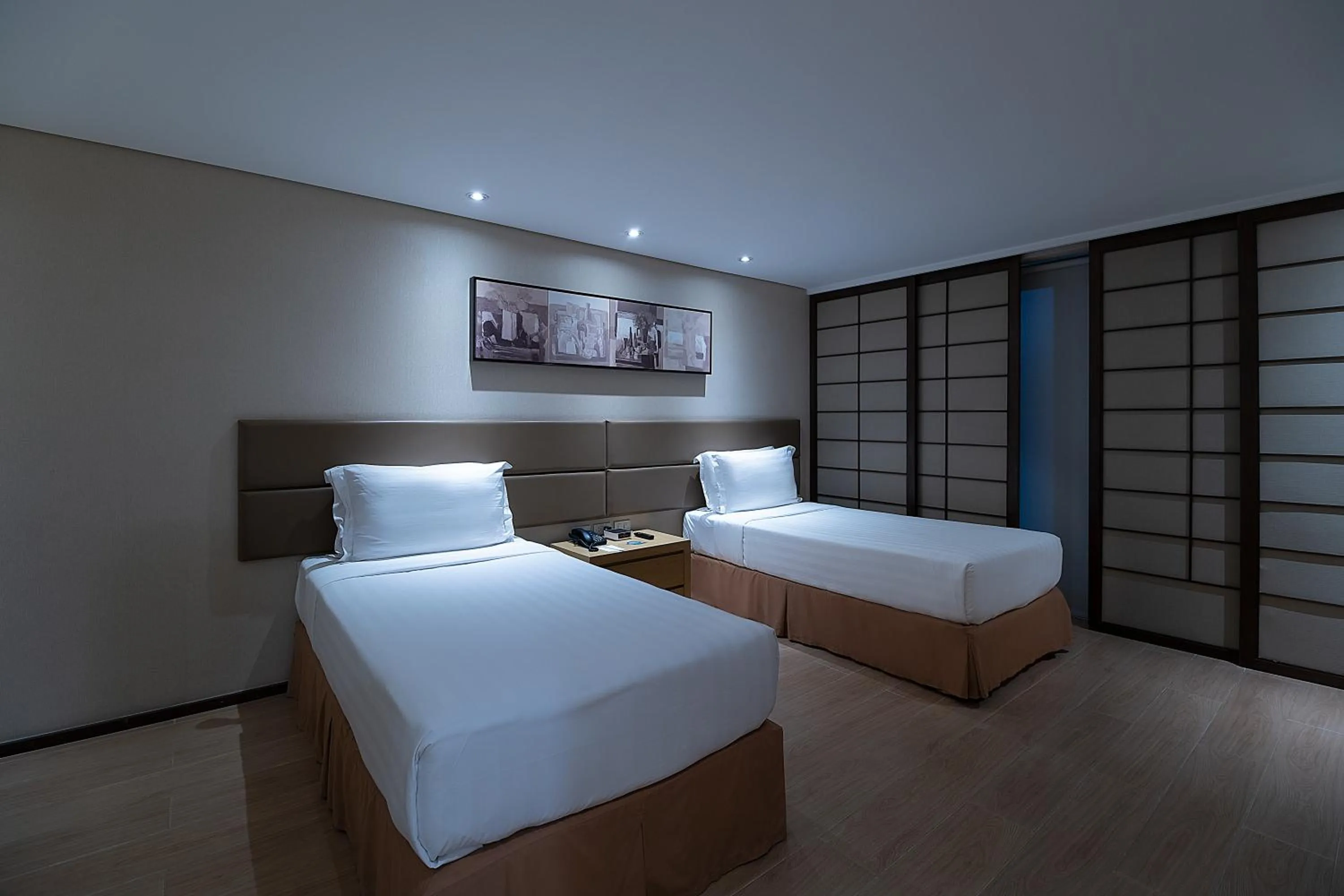 Bedroom, Bed in Jinjiang Inn - Makati