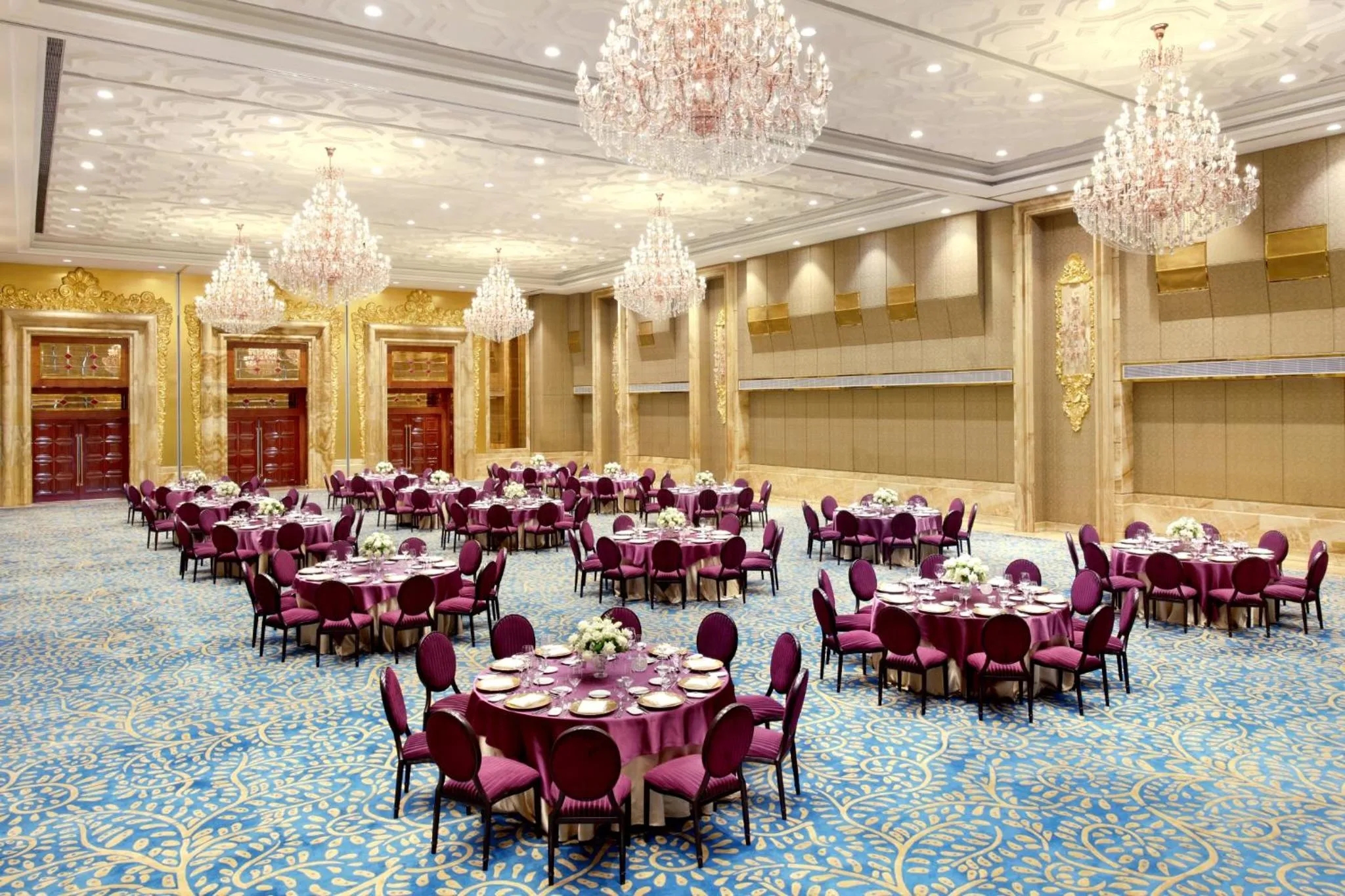 wedding in The Reverie Saigon Residential Suites