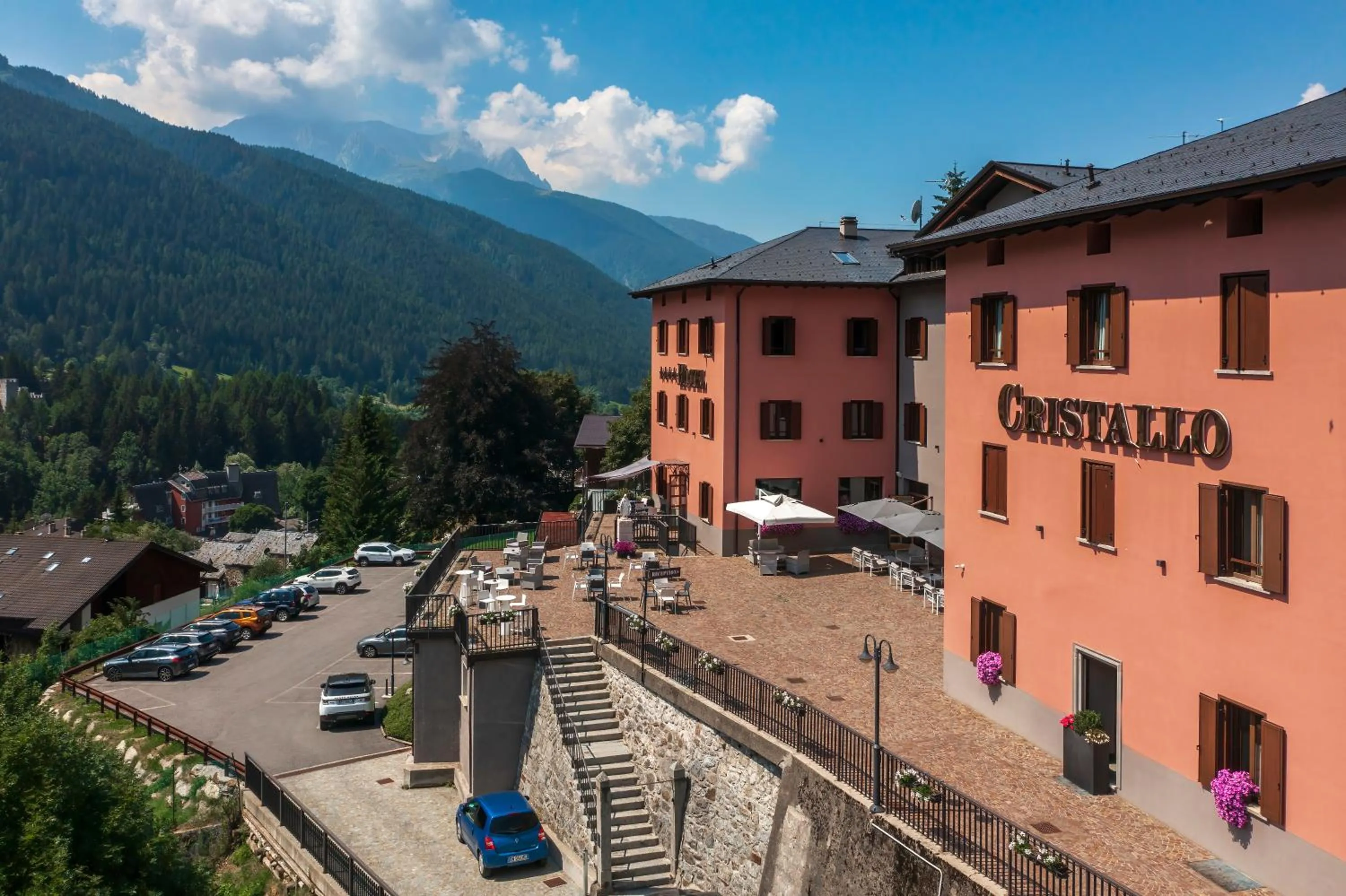 Property building in Hotel Garnì Cristallo