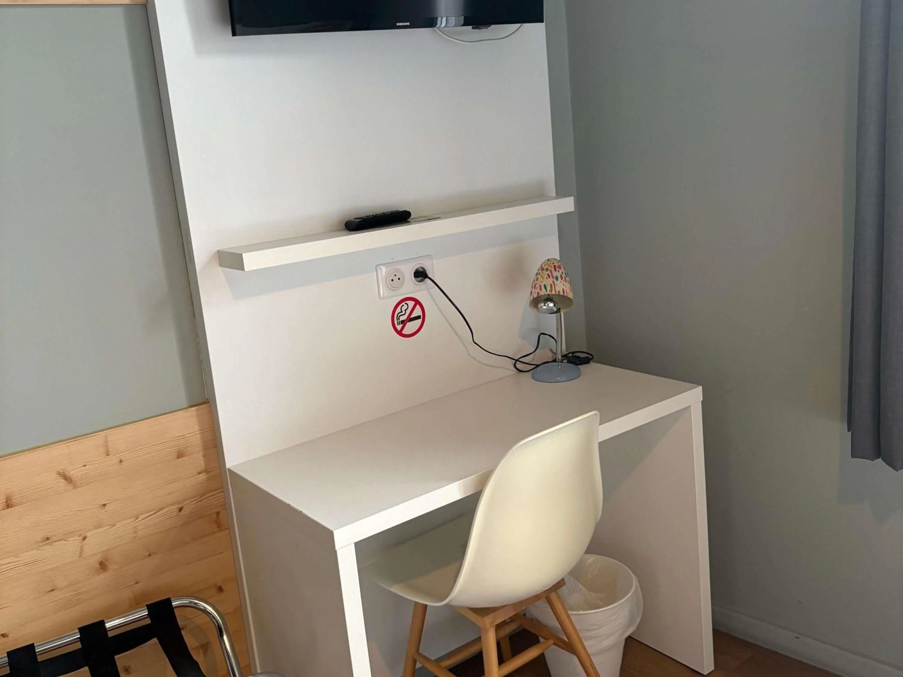 Bedroom in greet hotel Lille Gare Flandres - Groupe Accor