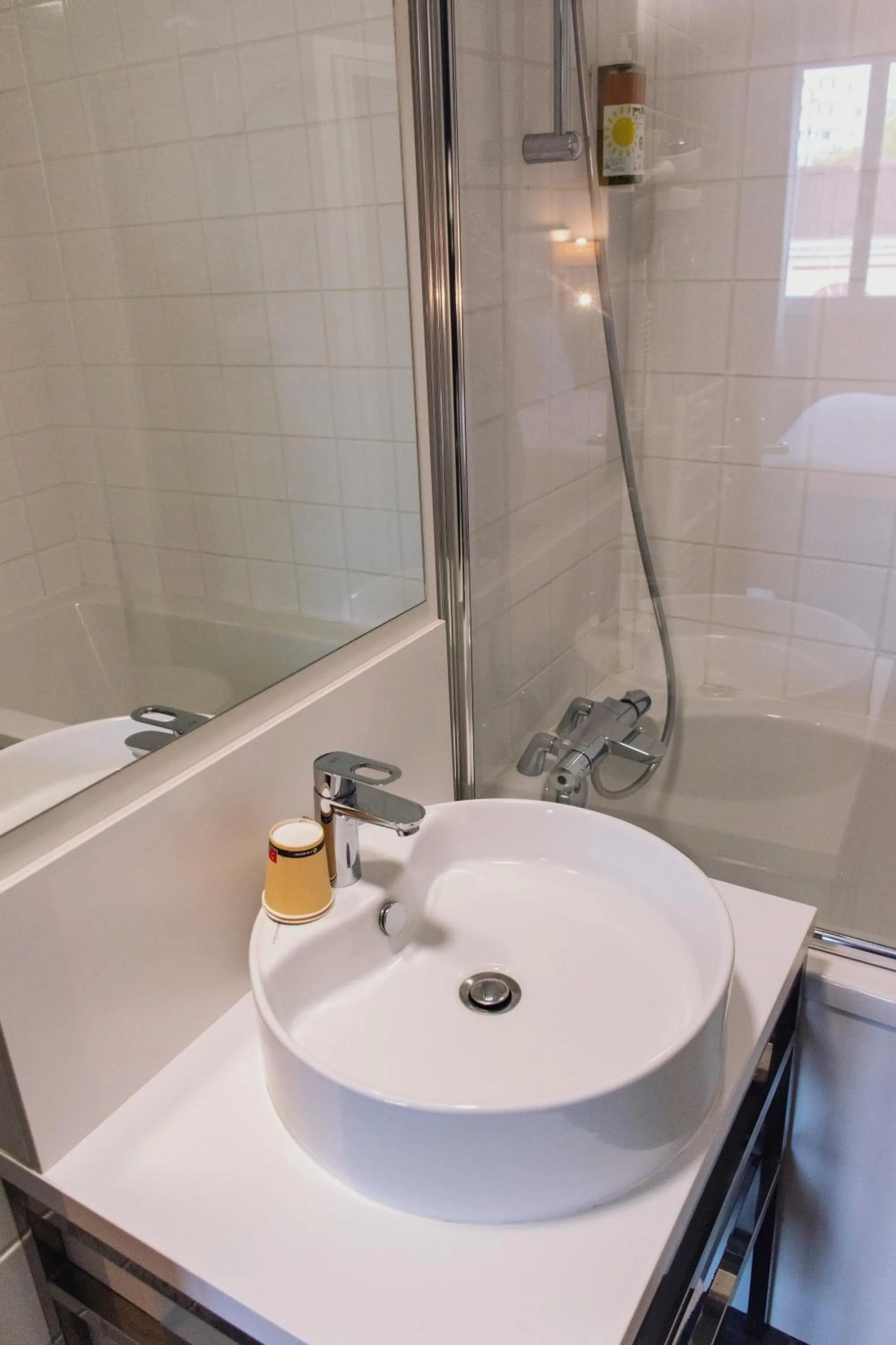 Bathroom in greet hotel Lille Gare Flandres - Groupe Accor