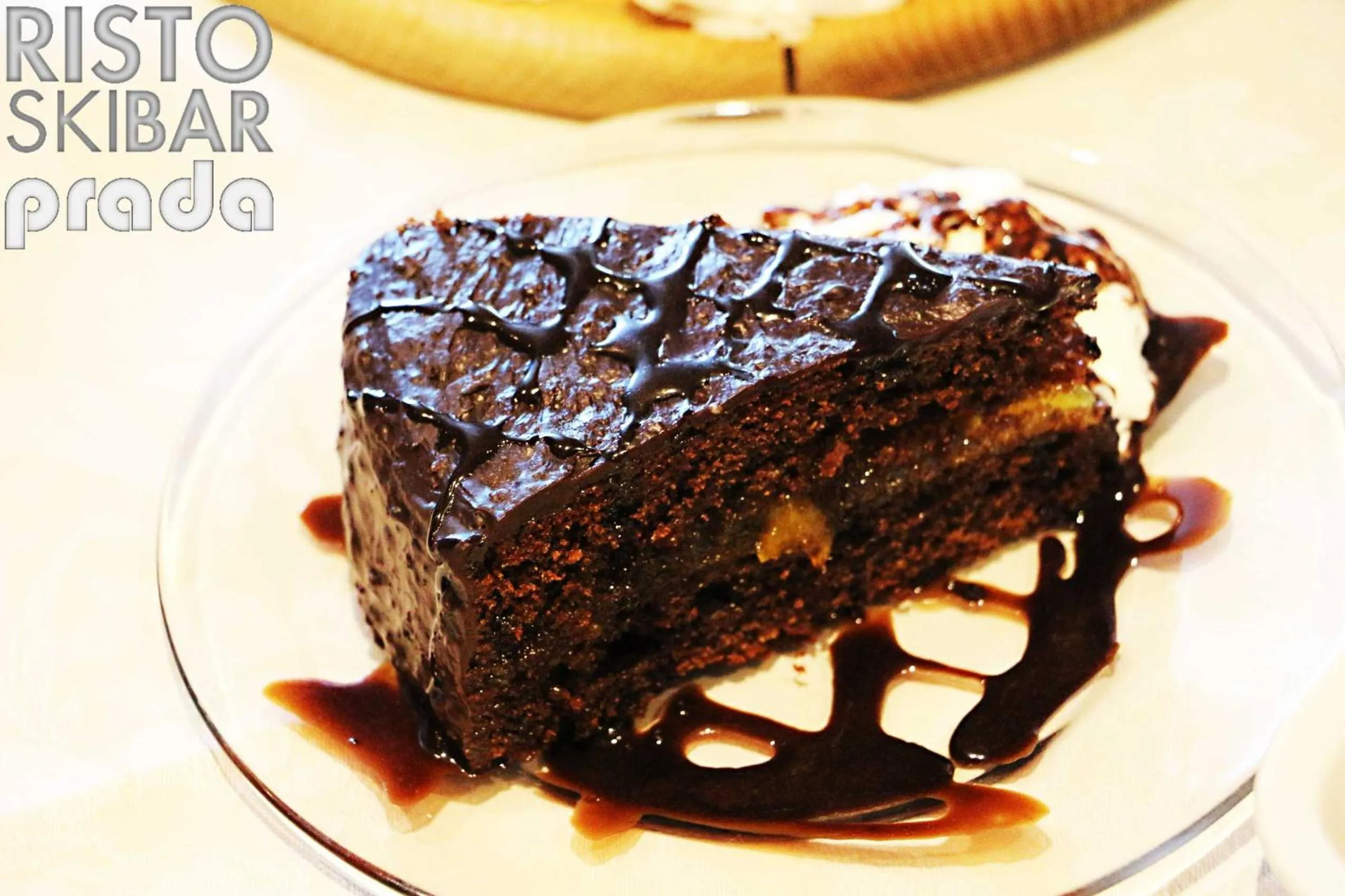 Restaurant/places to eat in Residence Prada