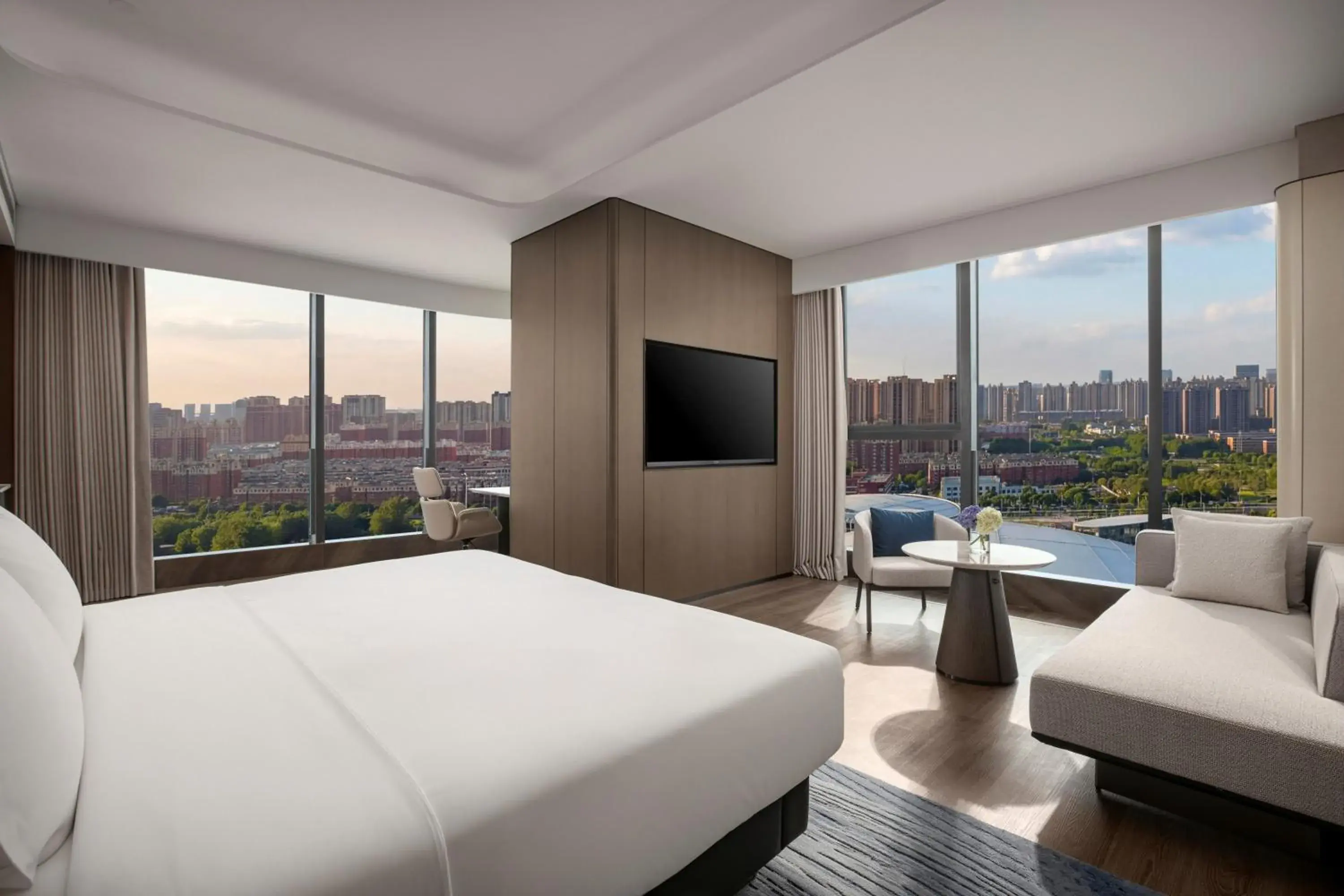 Premium King Room with Olympic Park View - Lounge Access in Crowne Plaza Linyi Olympic Sports Centre by IHG Premium King Room with Olympic Park View - Lounge Access in Crowne Plaza Linyi Olympic Sports Centre by IHG